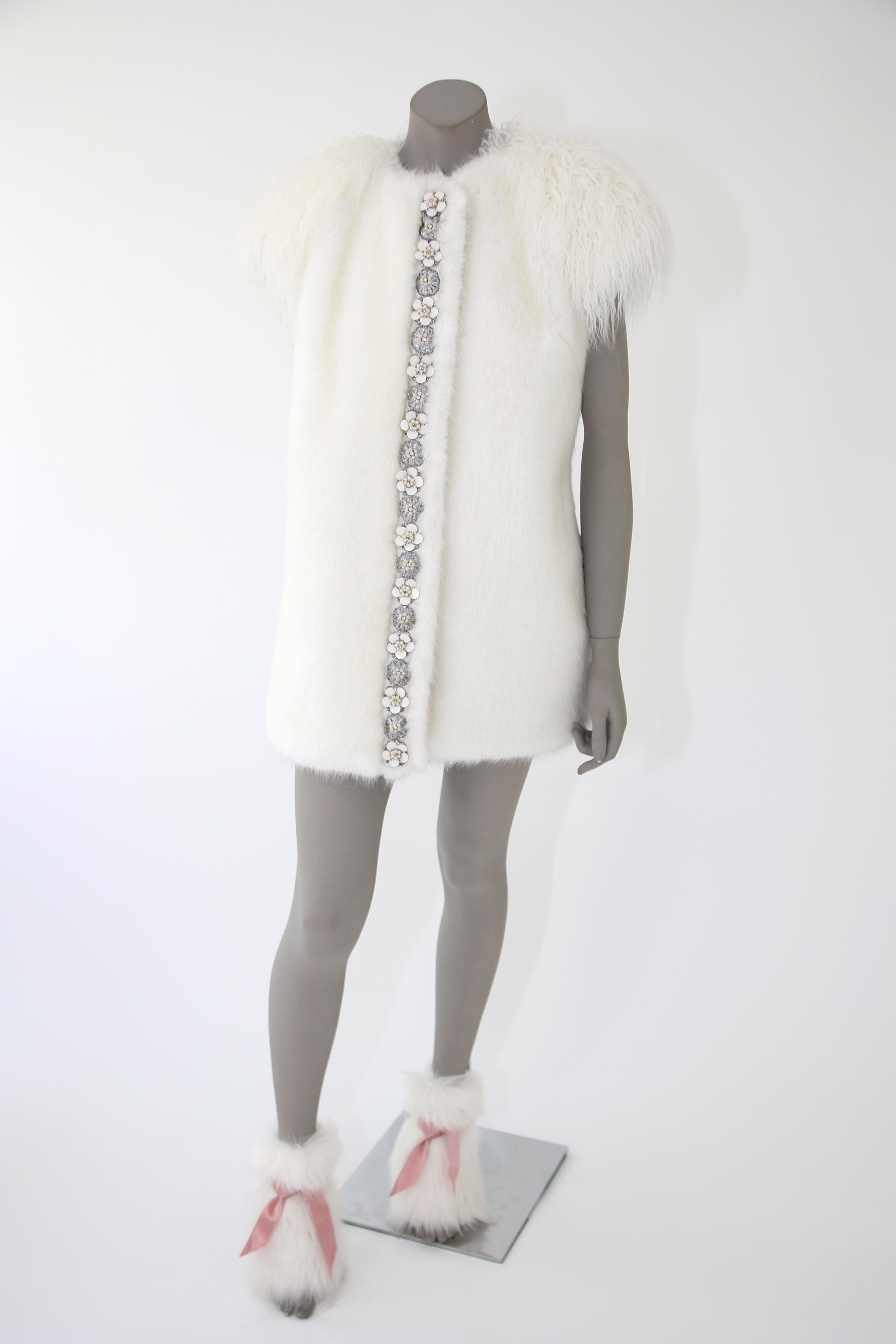 Pelush White Faux Fur Mink Vest with Details - One Size S/M For Sale 1