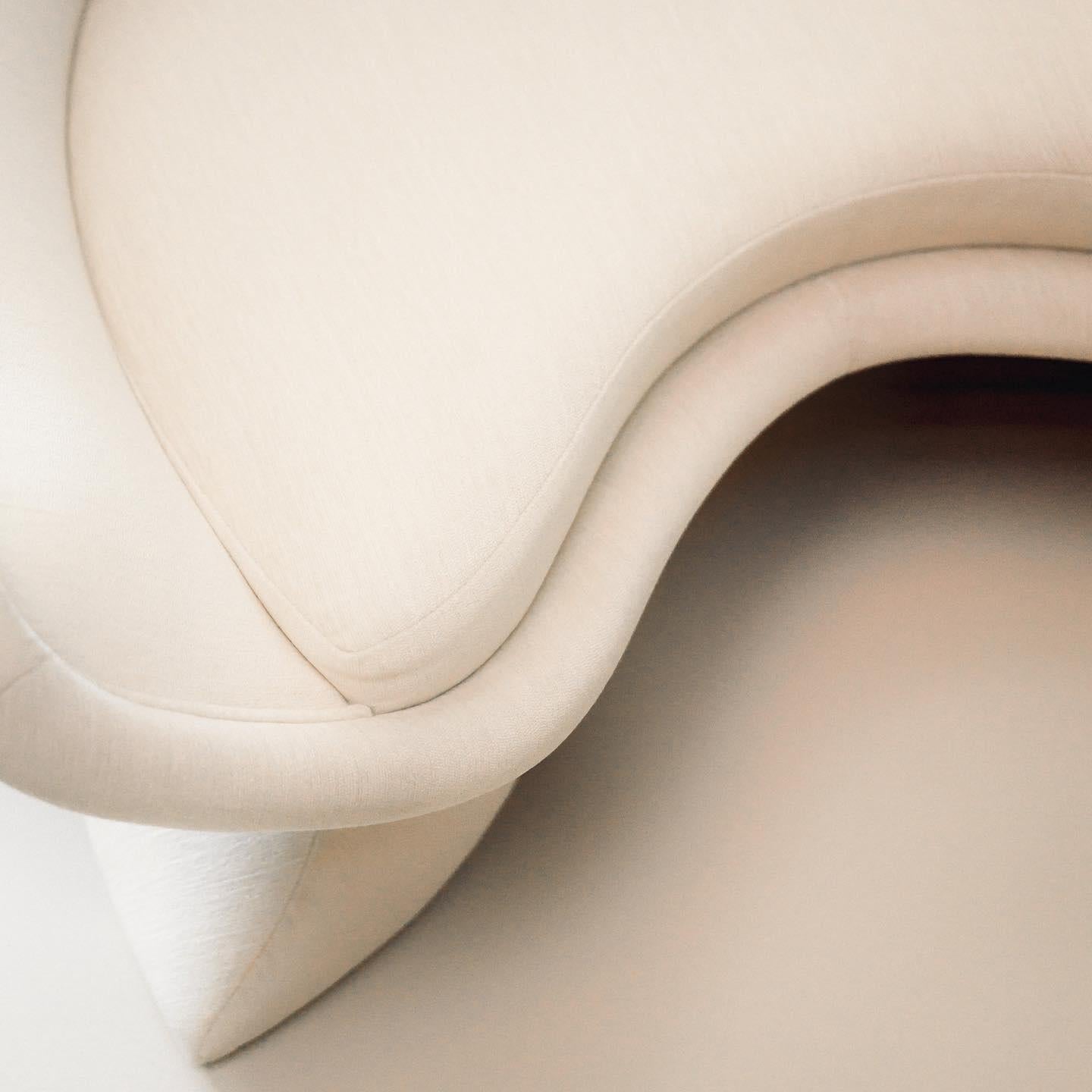 Ritiro di meditazione Pema offerto in Velluto di Corallo in vendita 4