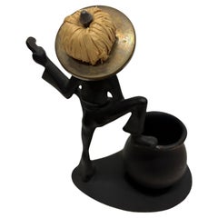 Portaplumas con músico, 1950 Viena