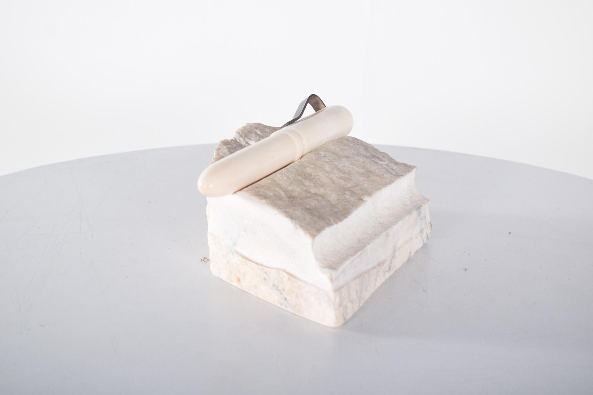 Pen-on-Stone Marmorskulptur, Portugal (20. Jahrhundert) im Angebot