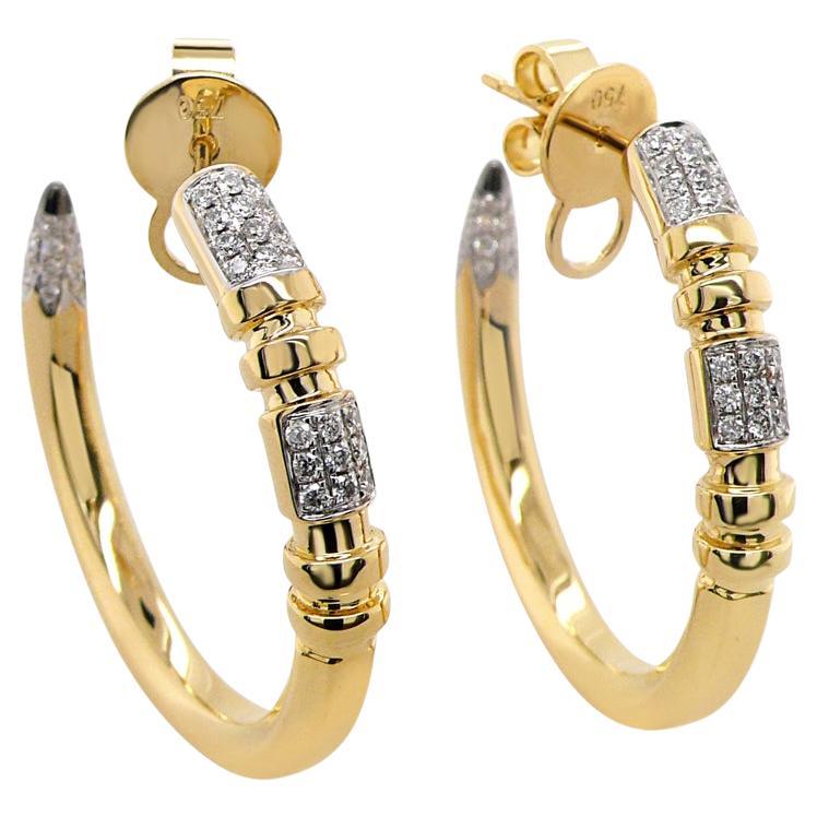 Orecchini a cerchio classici con diamante bianco in oro giallo 18 carati Pencil Objects in vendita