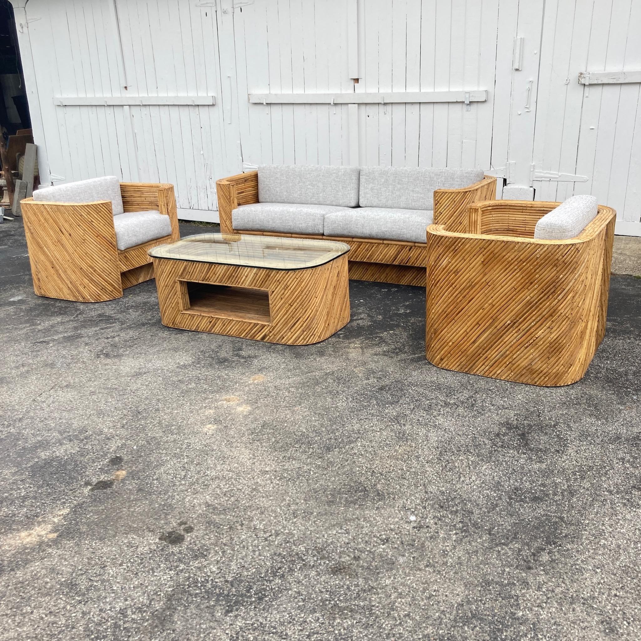 Mid-Century moderno Divano in rattan Pencil, coppia di poltrone, tavolino, stile Crespi in vendita
