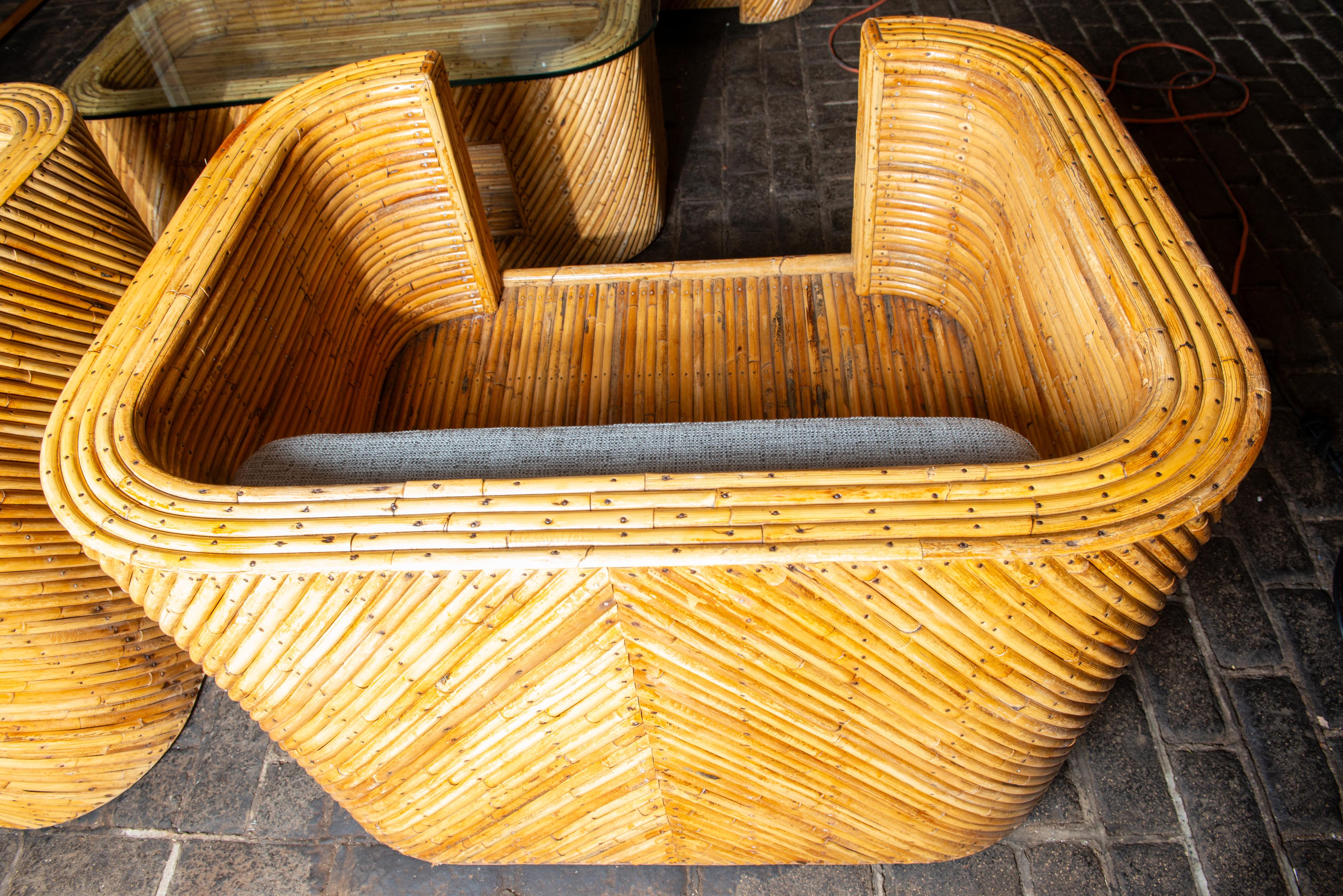 Metà XX secolo Divano in rattan Pencil, coppia di poltrone, tavolino, stile Crespi in vendita