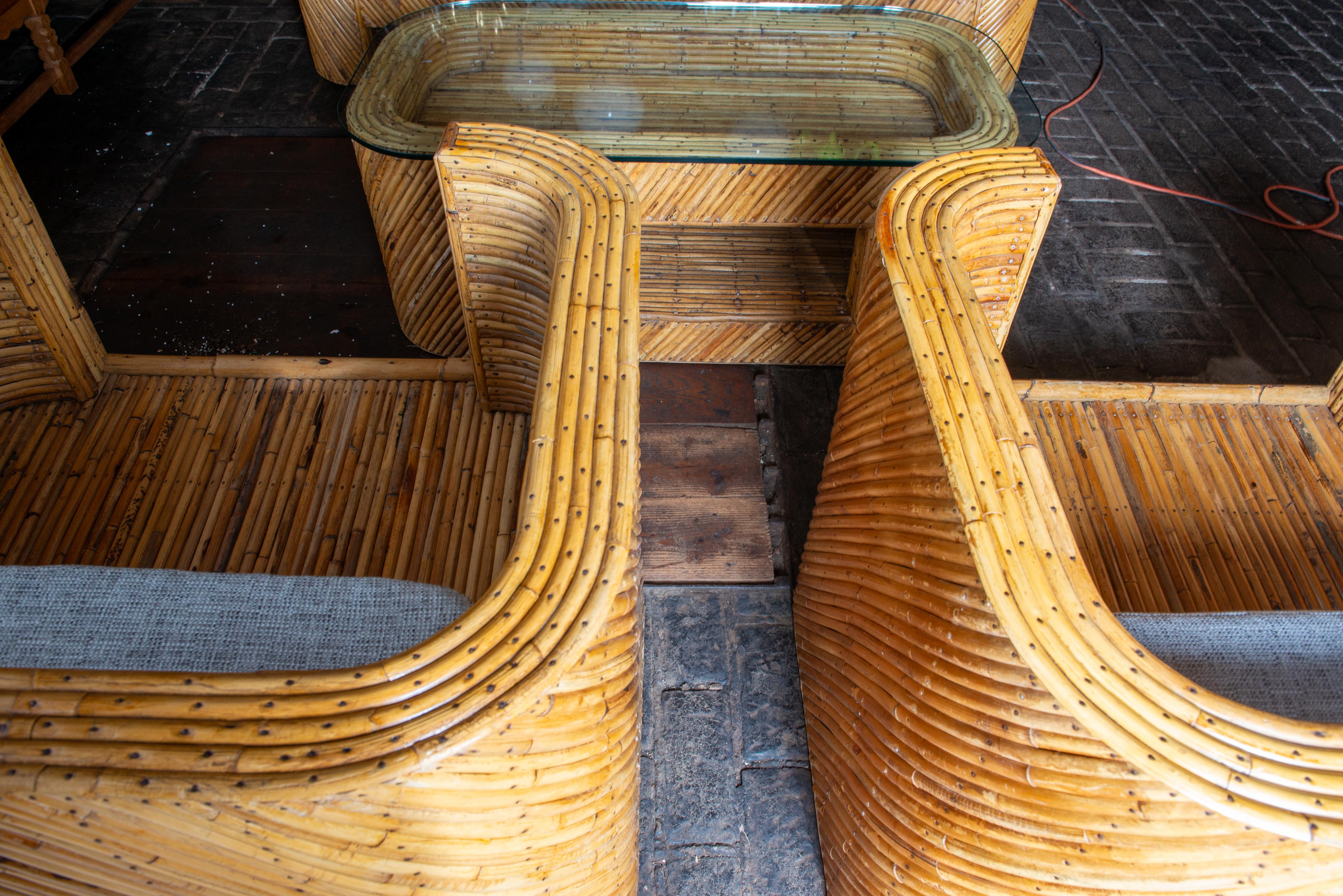 Tessuto Divano in rattan Pencil, coppia di poltrone, tavolino, stile Crespi in vendita