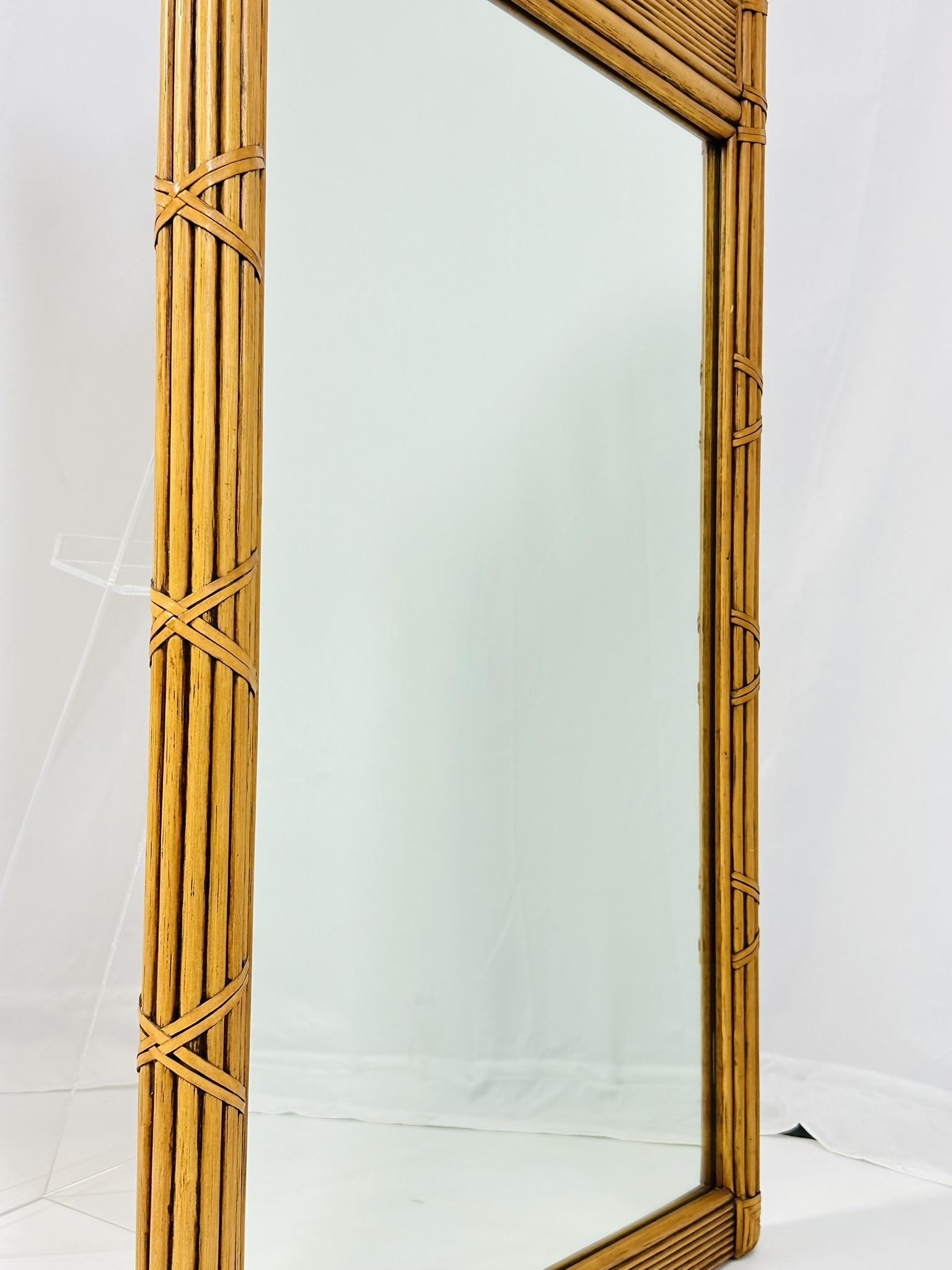 Miroir mural en roseau et rotin dans le style de Gabriella Crespi en vente 2
