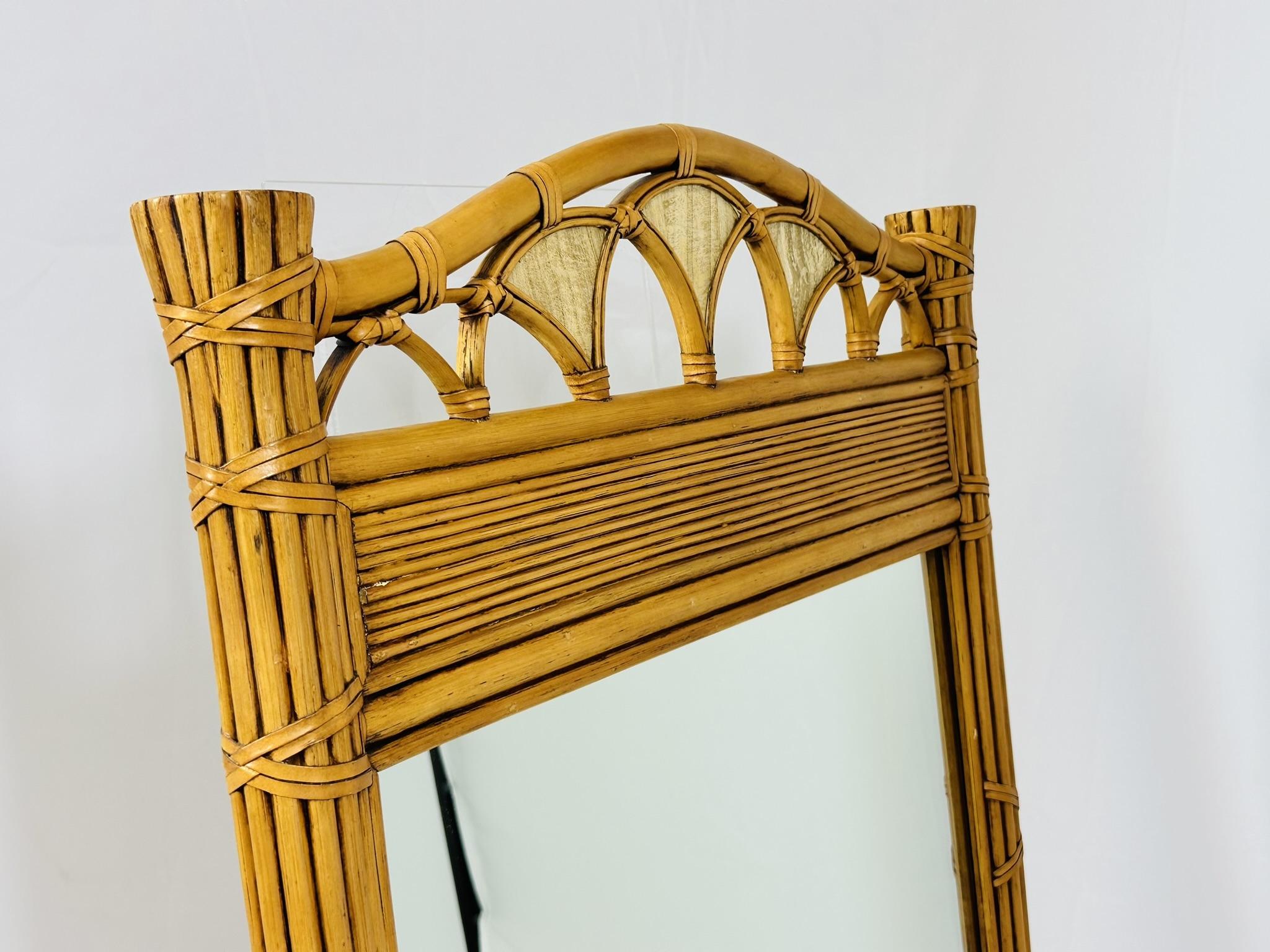 Fin du 20e siècle Miroir mural en roseau et rotin dans le style de Gabriella Crespi en vente