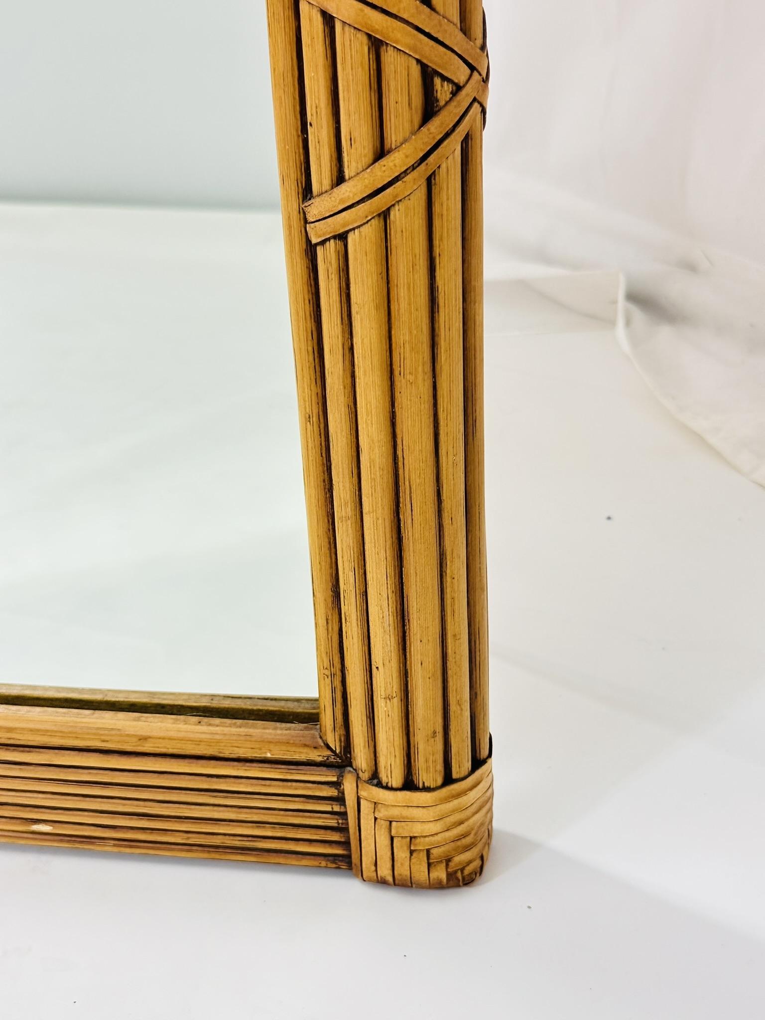 Rotin Miroir mural en roseau et rotin dans le style de Gabriella Crespi en vente