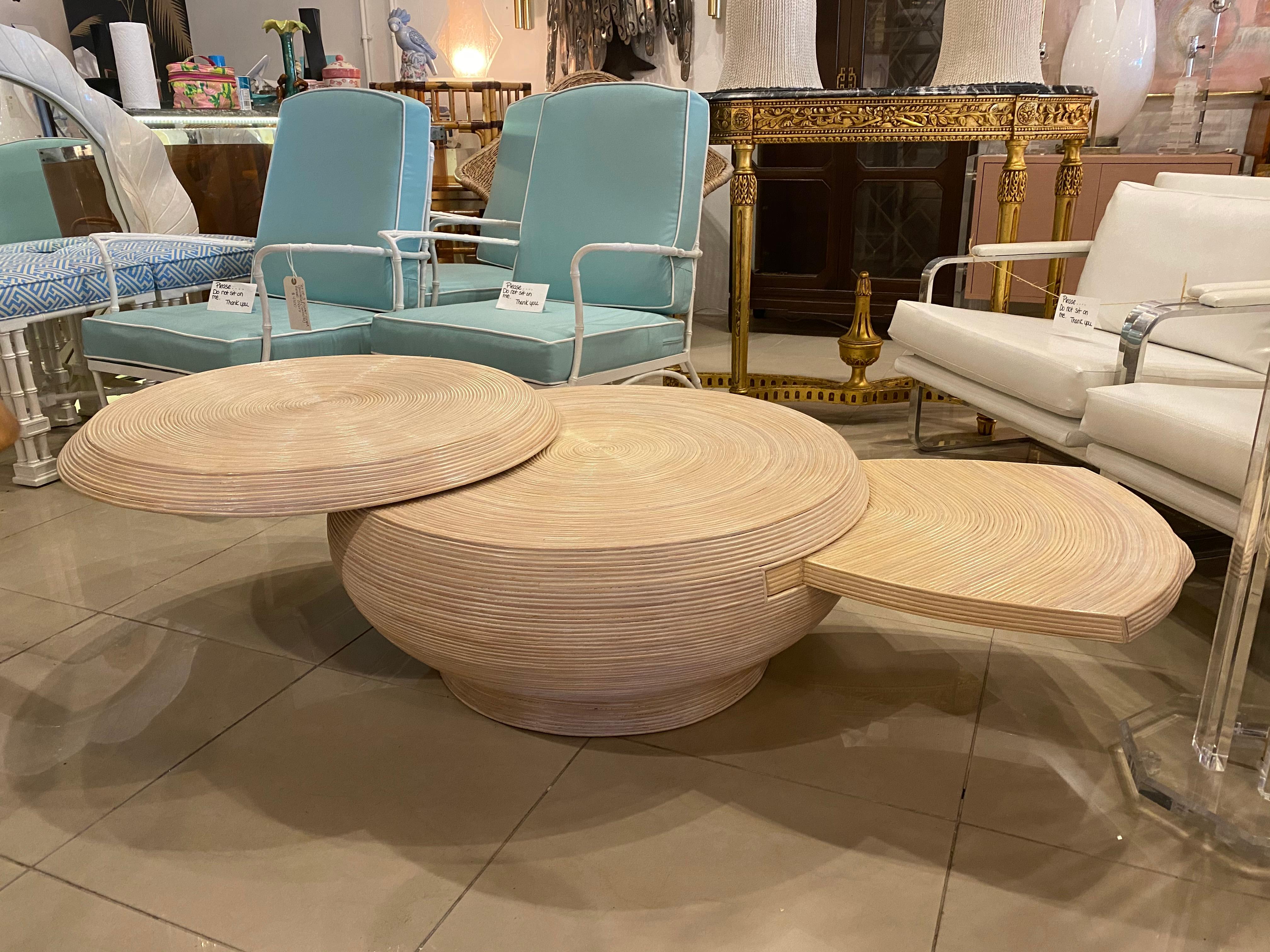 Pencil Reed Bamboo Vintage Coffee Cocktail Table Round Swivel Top In Good Condition In West Palm Beach, FL