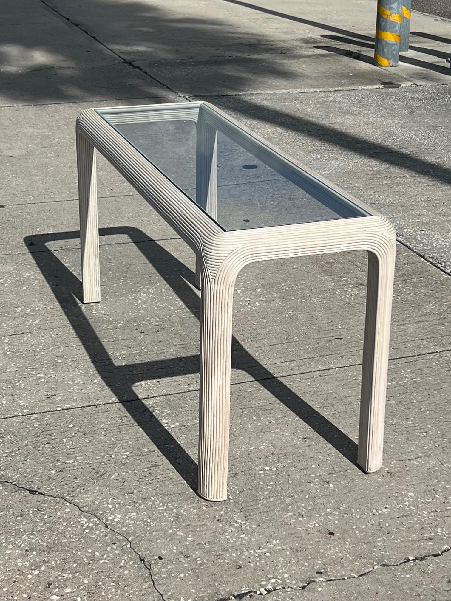 Konsolentisch mit Bleistift und Schilf von Sandtown Furnishings im Angebot 2