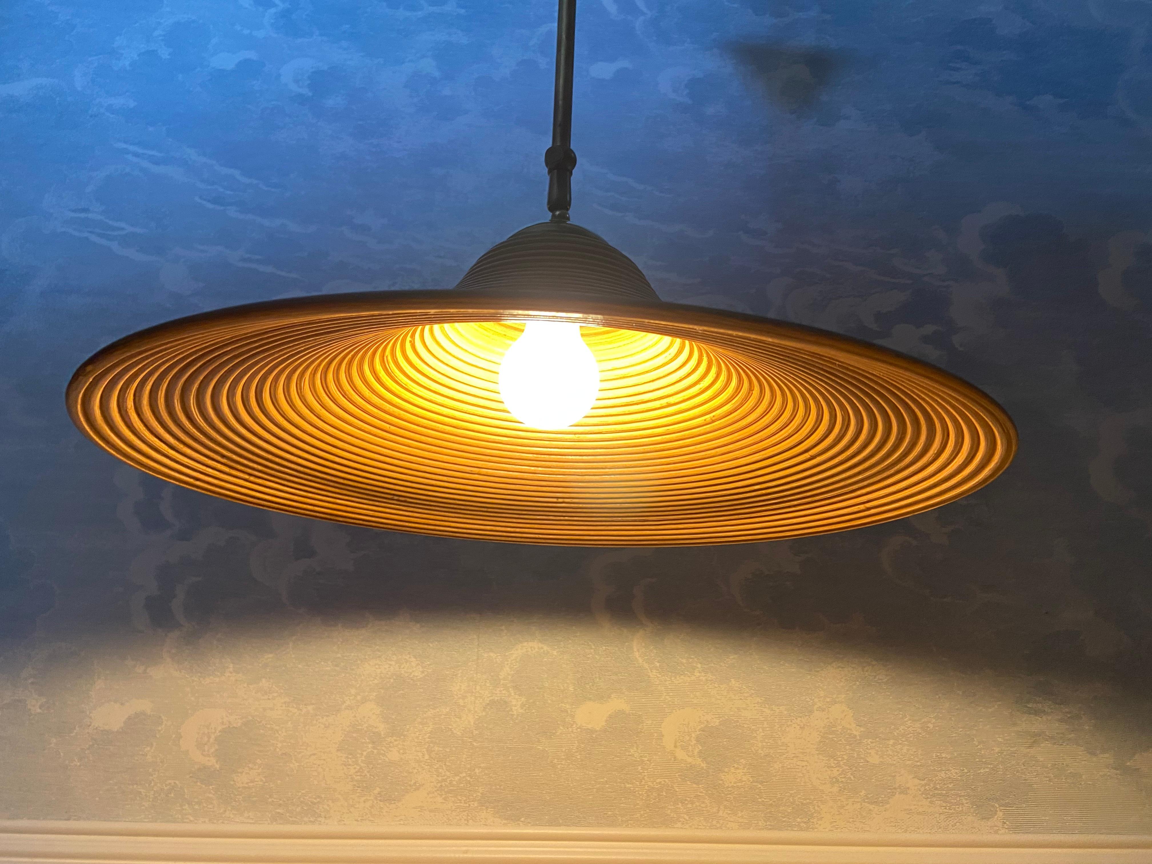 Pencil Reed Pendant Lamp with Extendable Brass Rod, Italy, Mid-Century Modern For Sale 1
