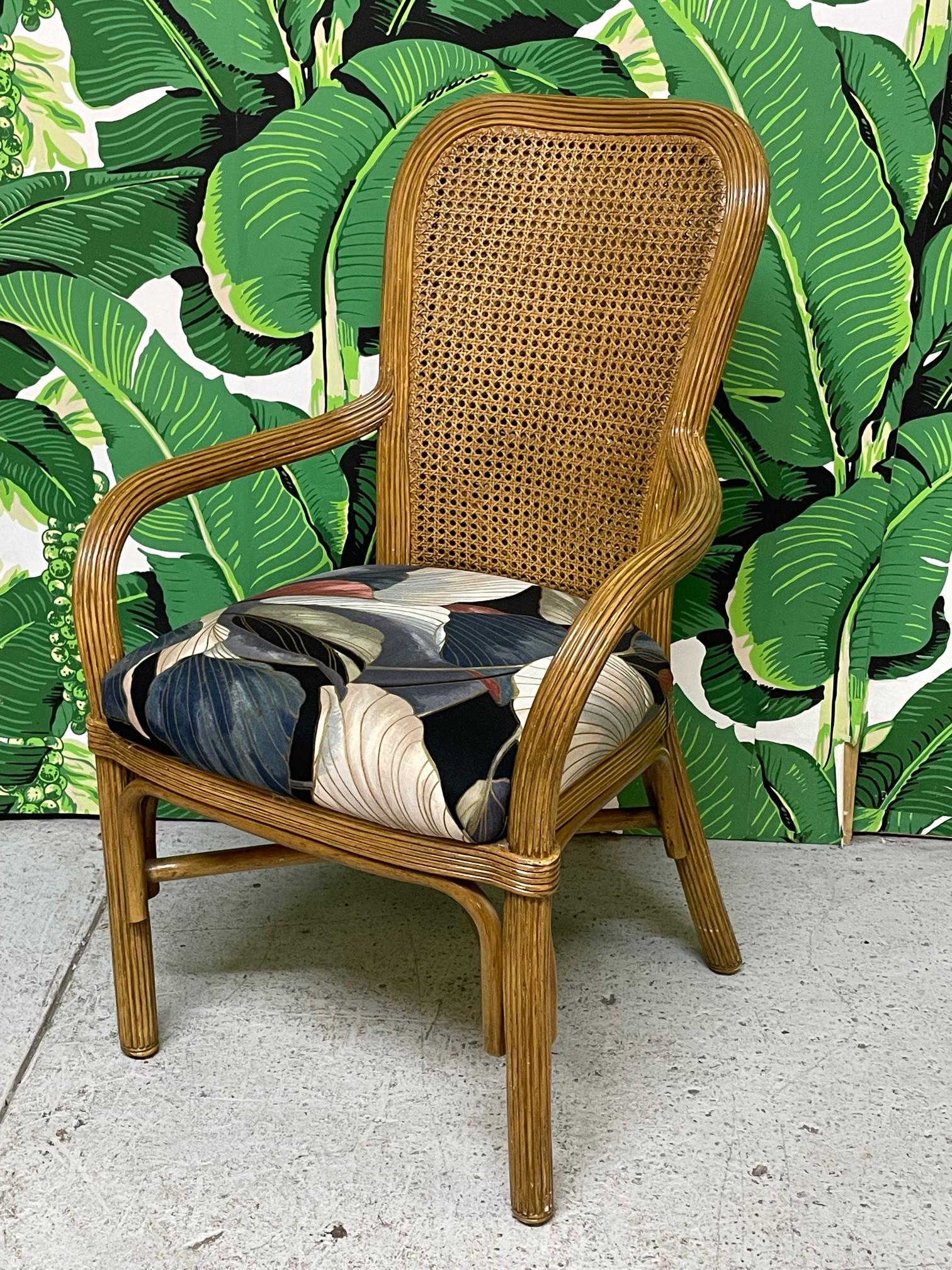 Satz von 6 Esszimmerstühlen aus Rattan und Schilfrohr mit Bleistiftflecken im Zustand „Gut“ im Angebot in Jacksonville, FL