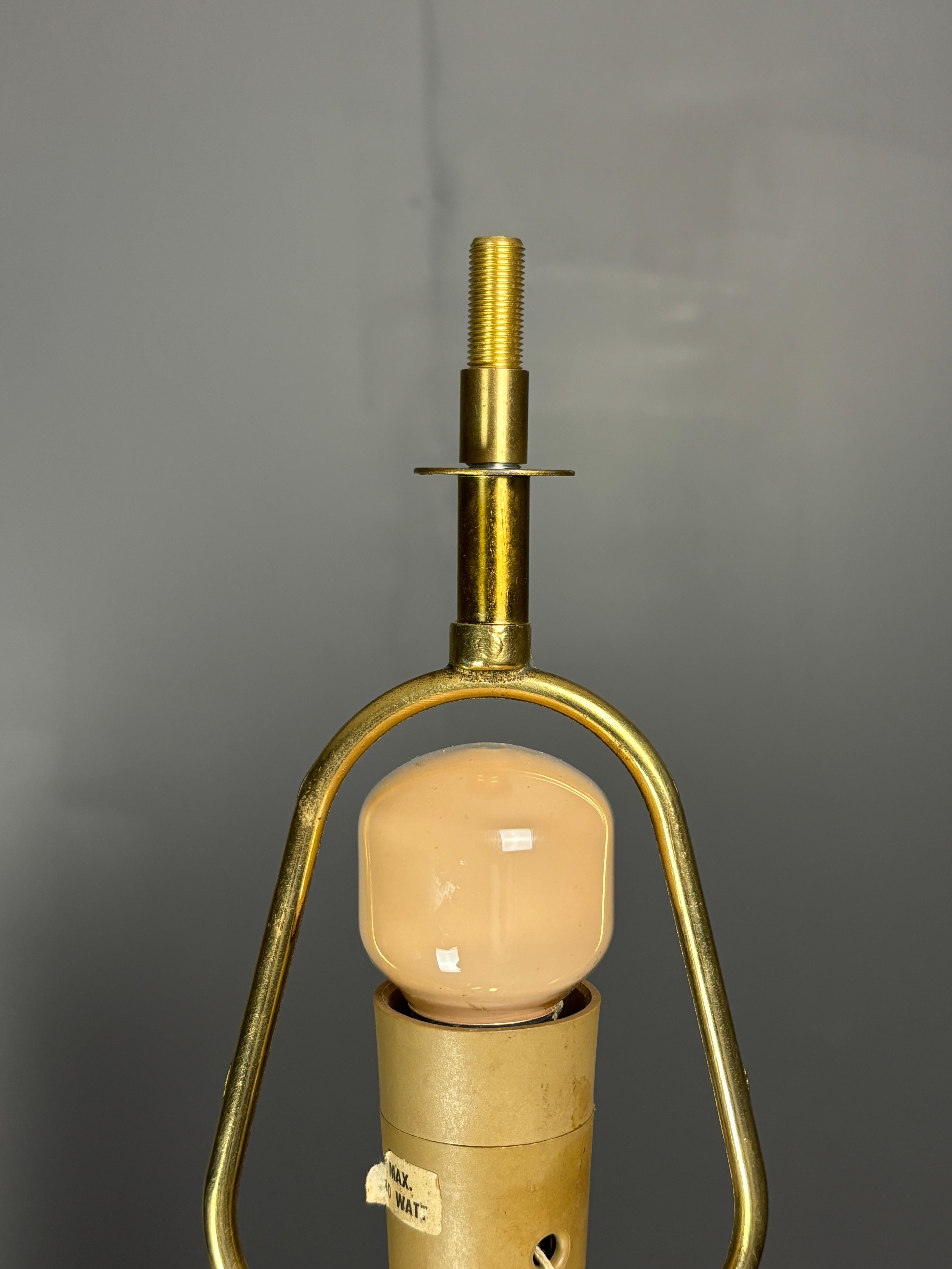 Lampada da tavolo in rattan, bambù e ottone, Italia, anni '70 in vendita 8