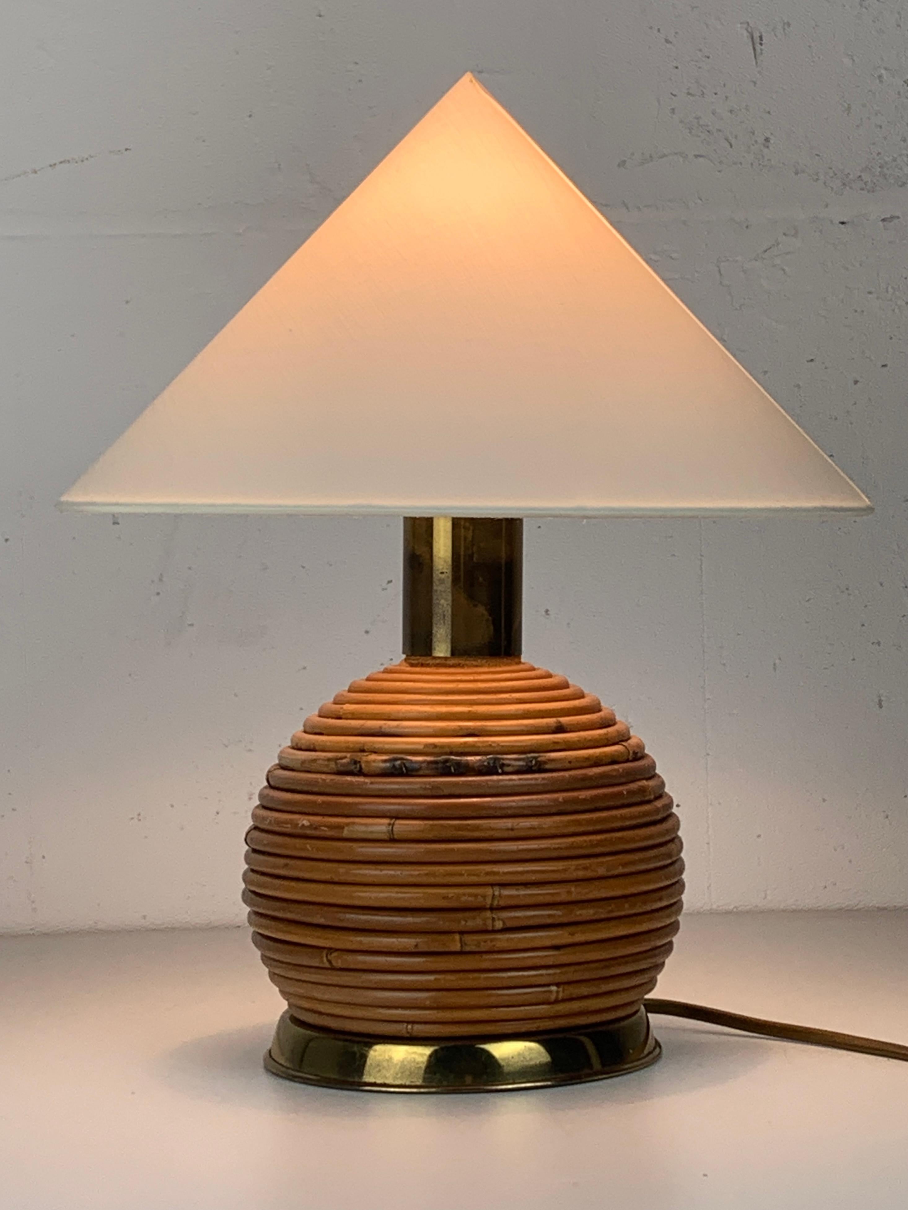 Mid-Century Modern Pencil reed rattan bamboo and brass table lamp, Italy 1970s For Sale