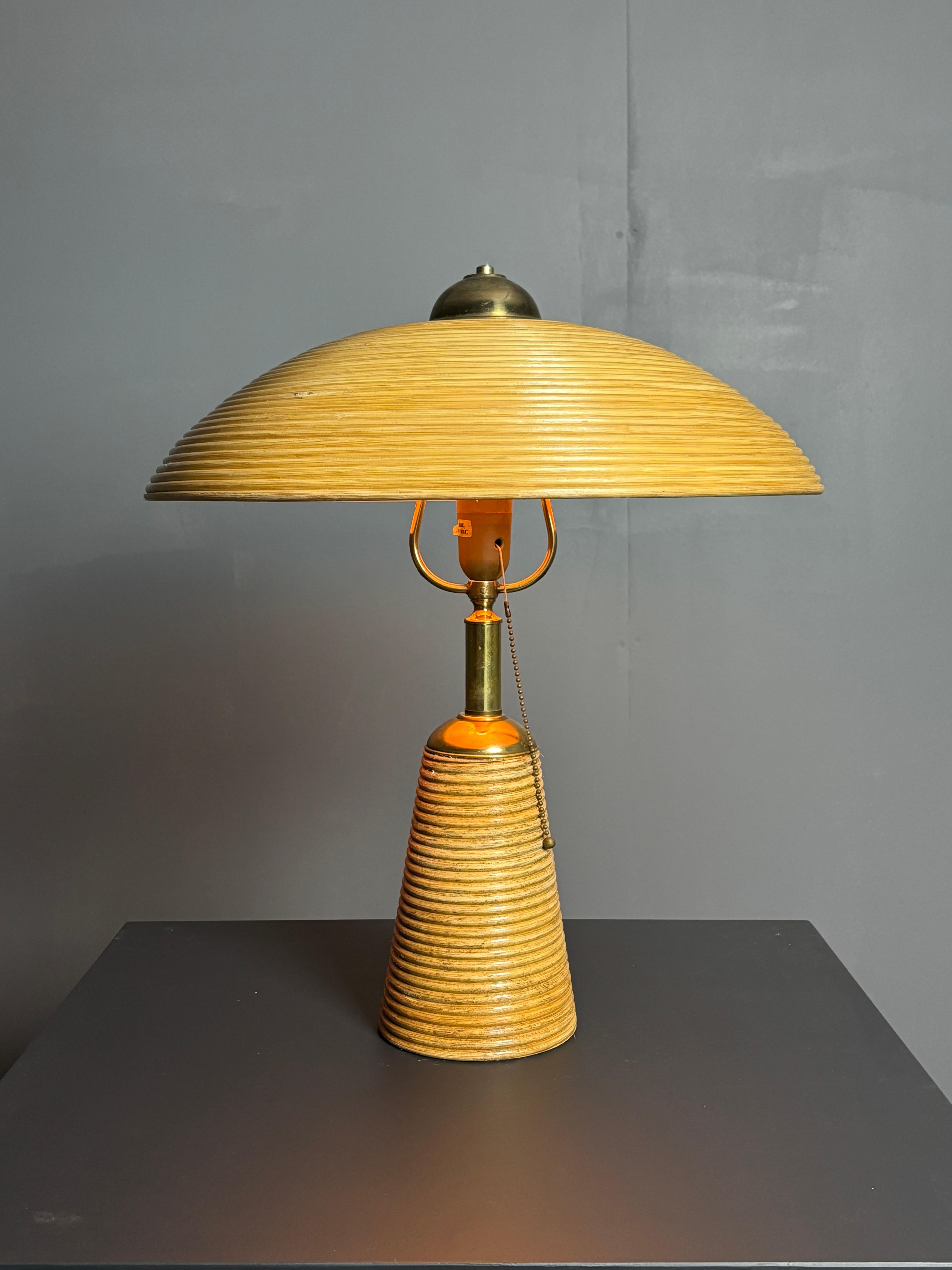 Mid-Century moderno Lampada da tavolo in rattan, bambù e ottone, Italia, anni '70 in vendita