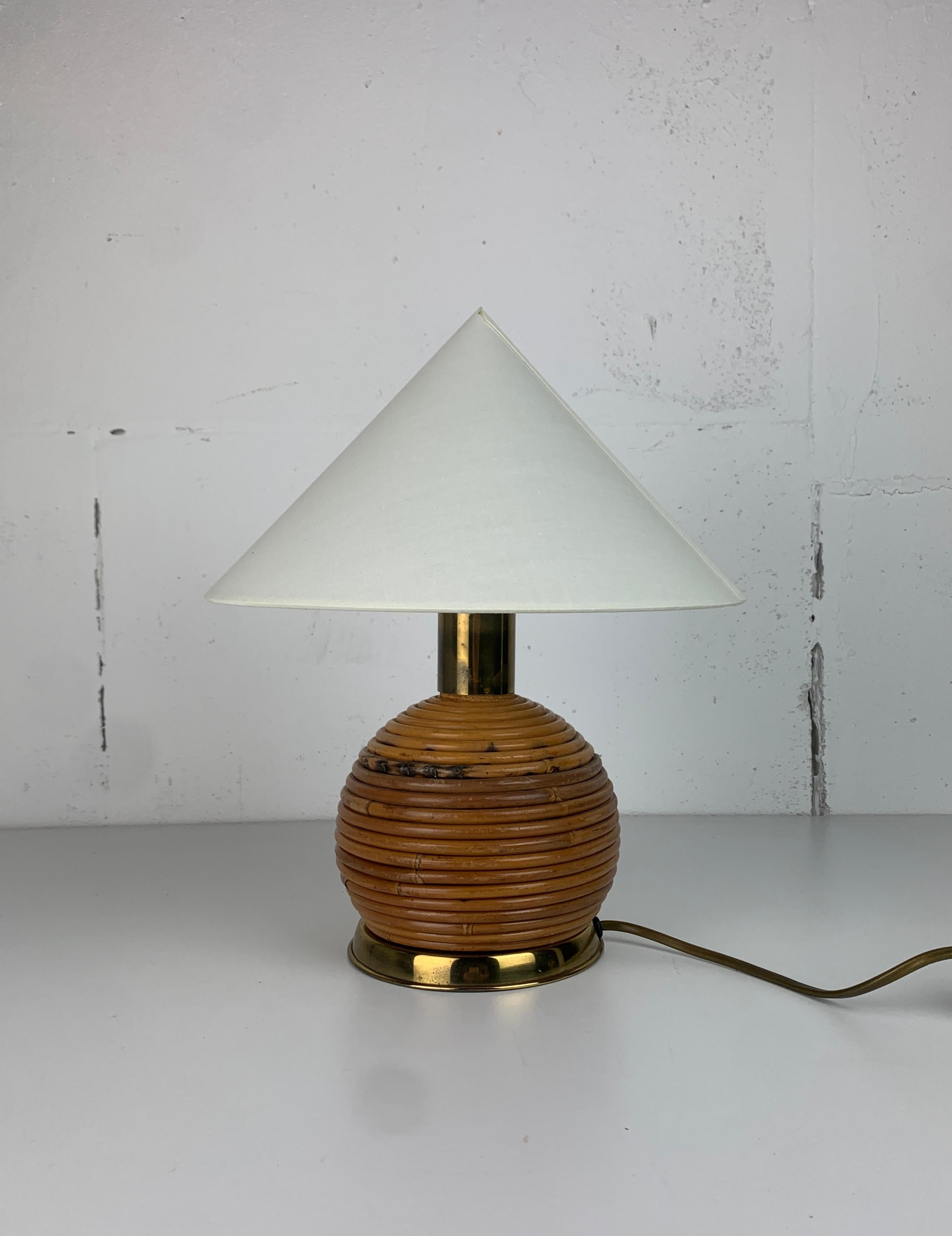 Italian Pencil reed rattan bamboo and brass table lamp, Italy 1970s For Sale