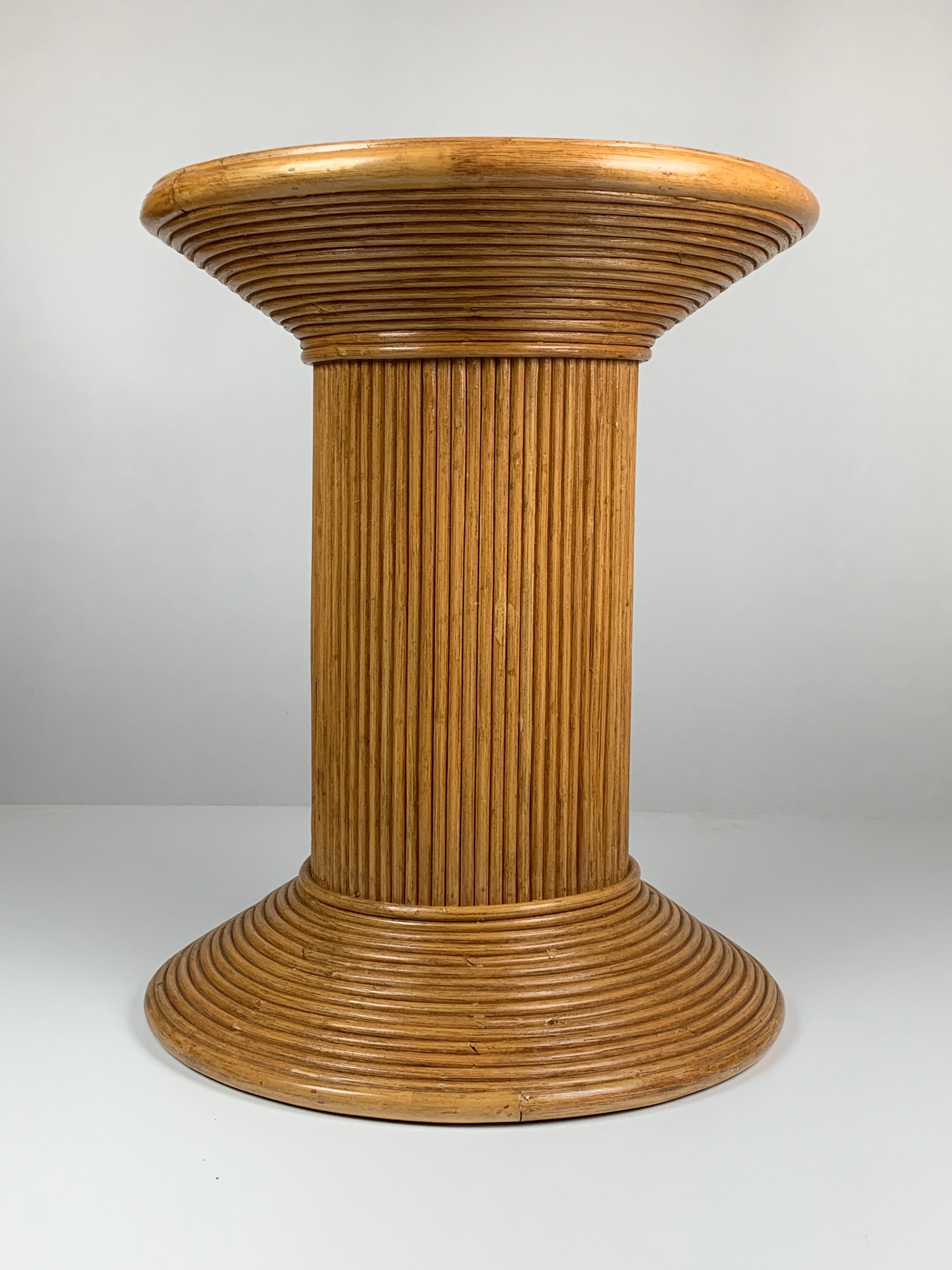Pencil reed rattan bamboo coastal pedestal side table, Vivai del Sud Italy 1970s In Good Condition In Zaandam, NL