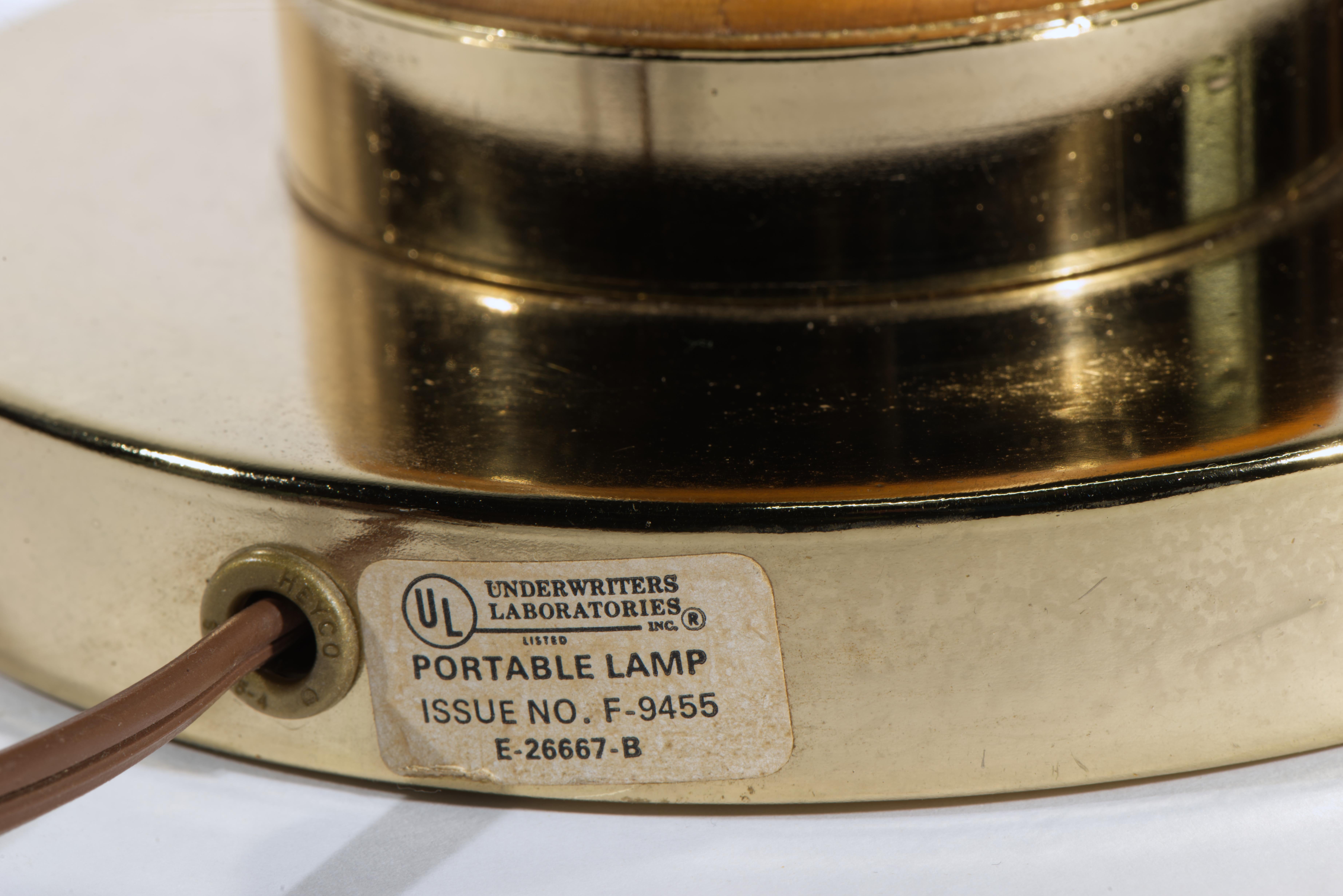 Lámpara de mesa Pencil Reed de ratán y latón, Mid Century Modern años 50 en venta 1