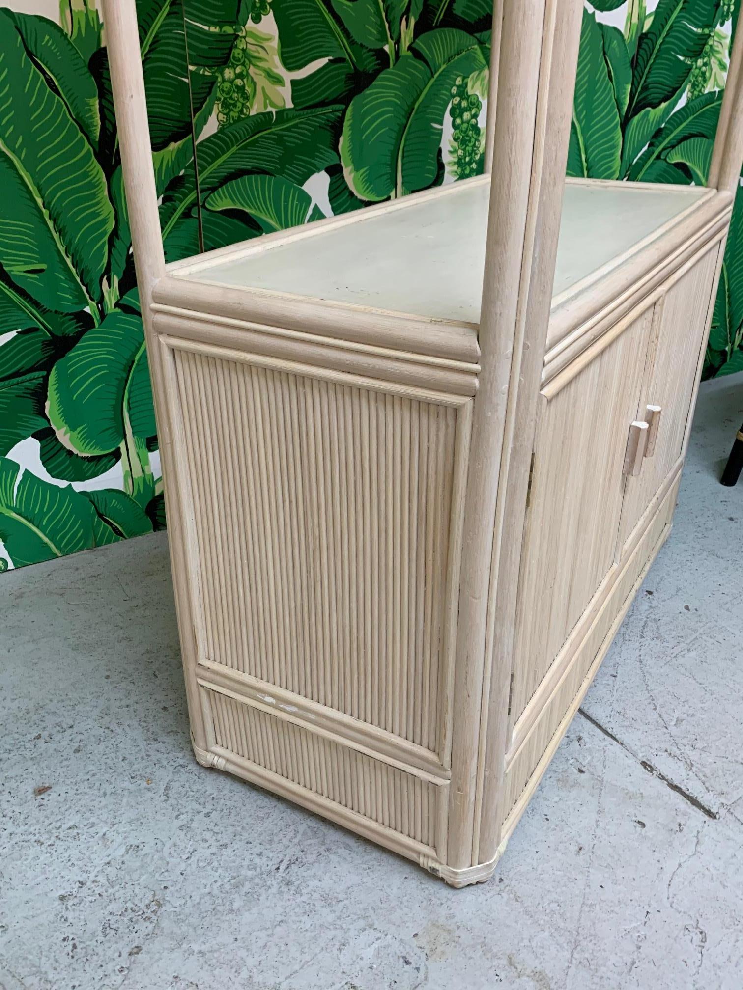 Pencil Reed Rattan Étagère In Good Condition In Jacksonville, FL