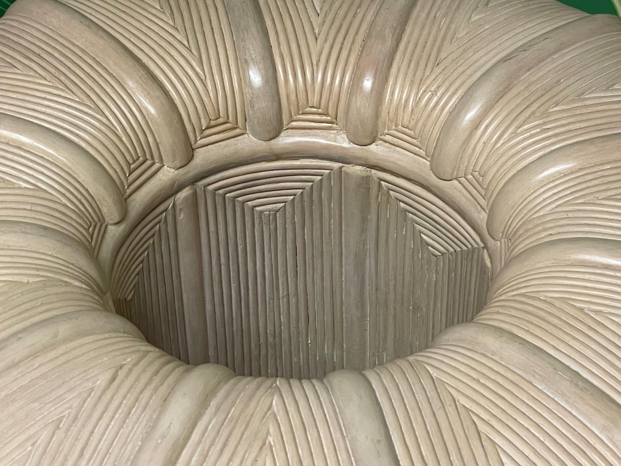 Bleistift Schilf Rattan Skulpturaler Esstisch Sockel 2