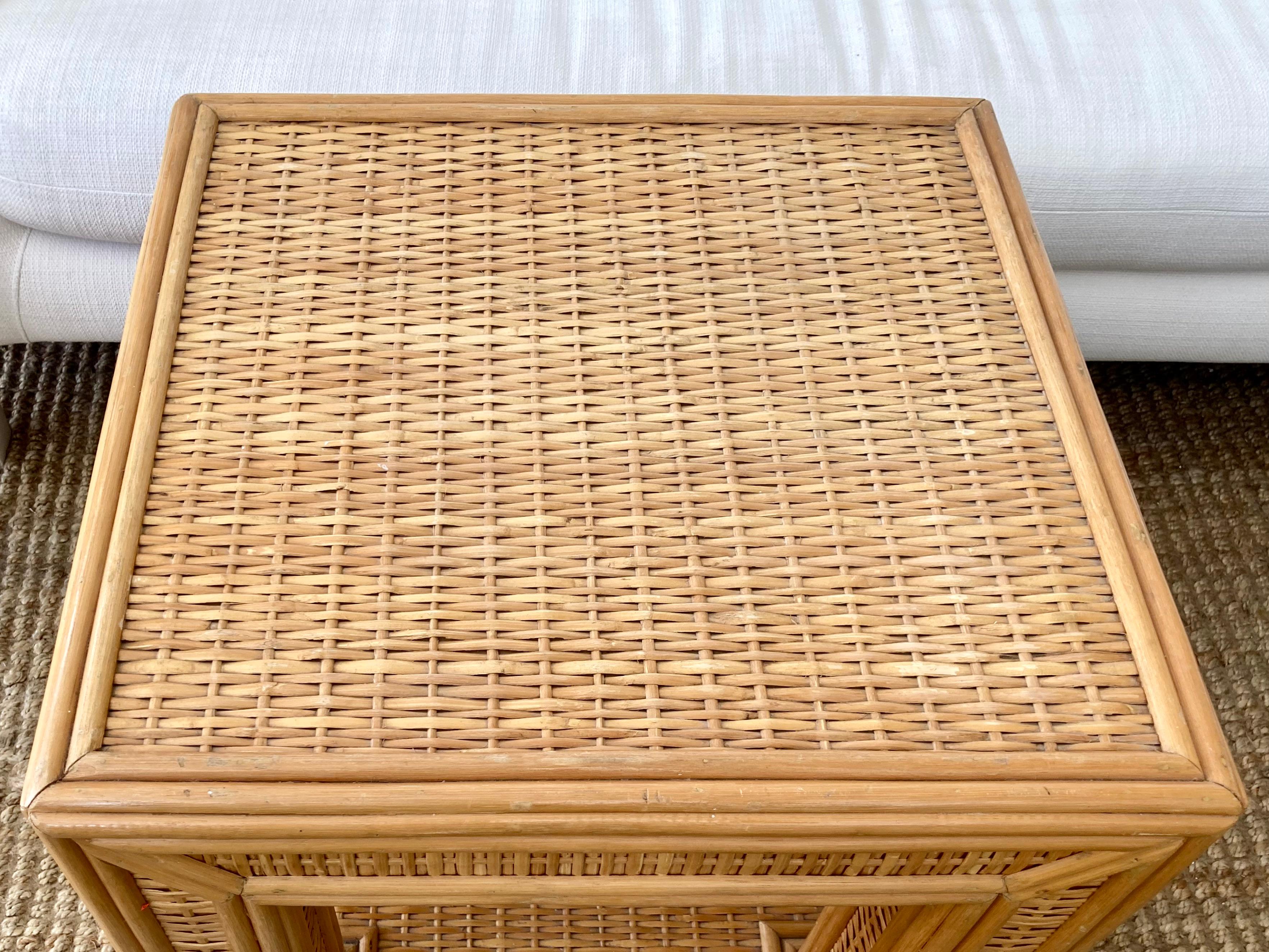 Pencil Reed Rattan Beistelltisch im Angebot 4