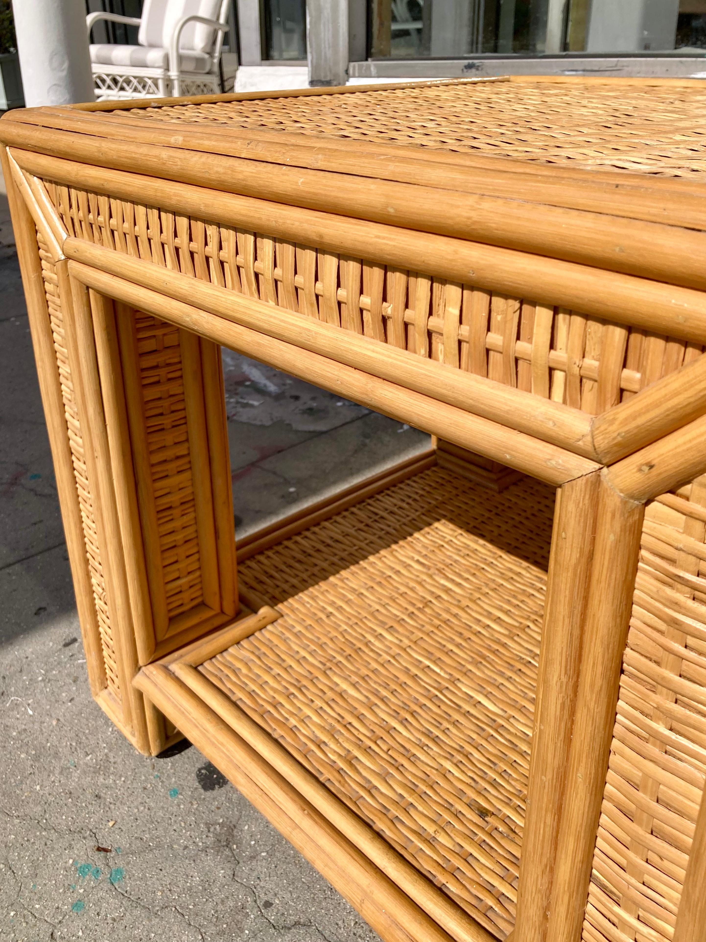 Pencil Reed Rattan Beistelltisch im Angebot 6