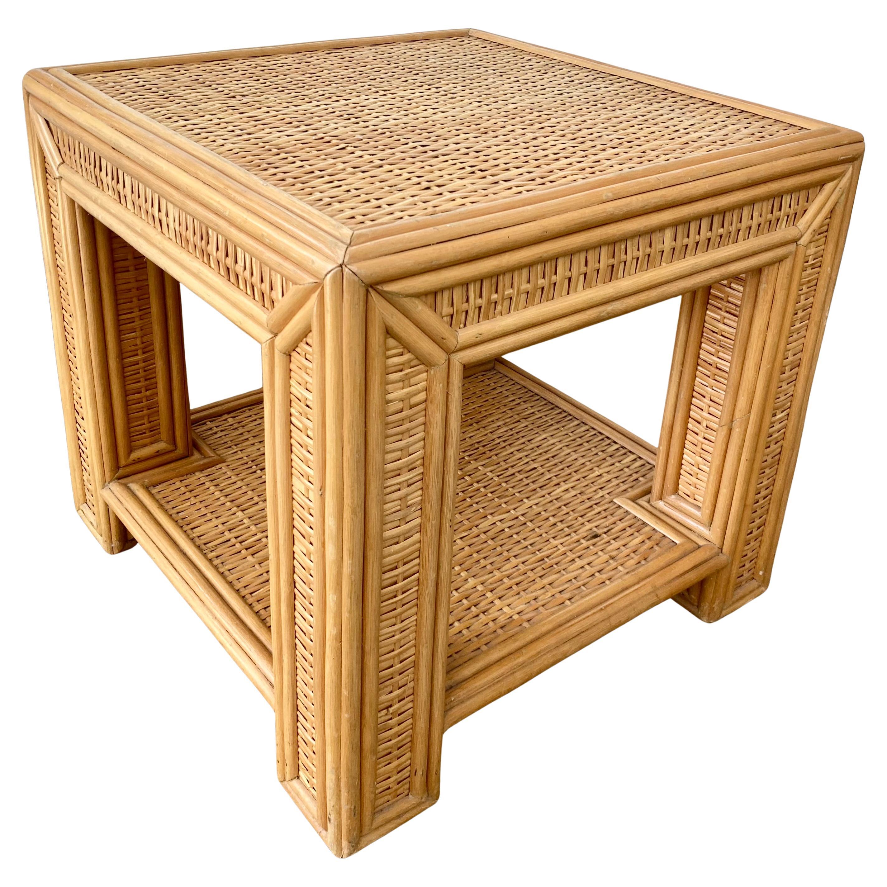 Pencil Reed Rattan Beistelltisch im Angebot