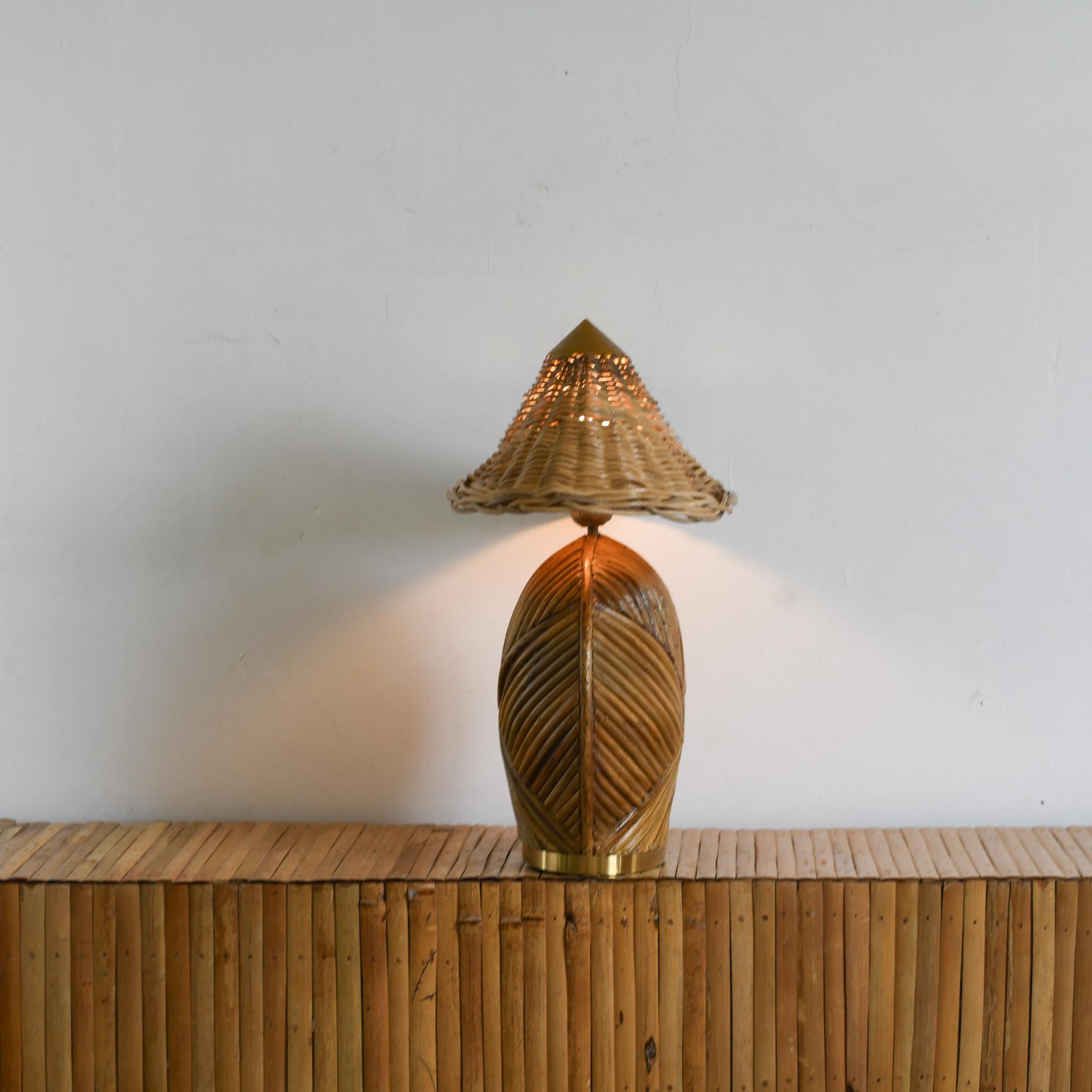 Pencil Reed Rattan Table Lamp mid century modern In Good Condition For Sale In Oxford, GB