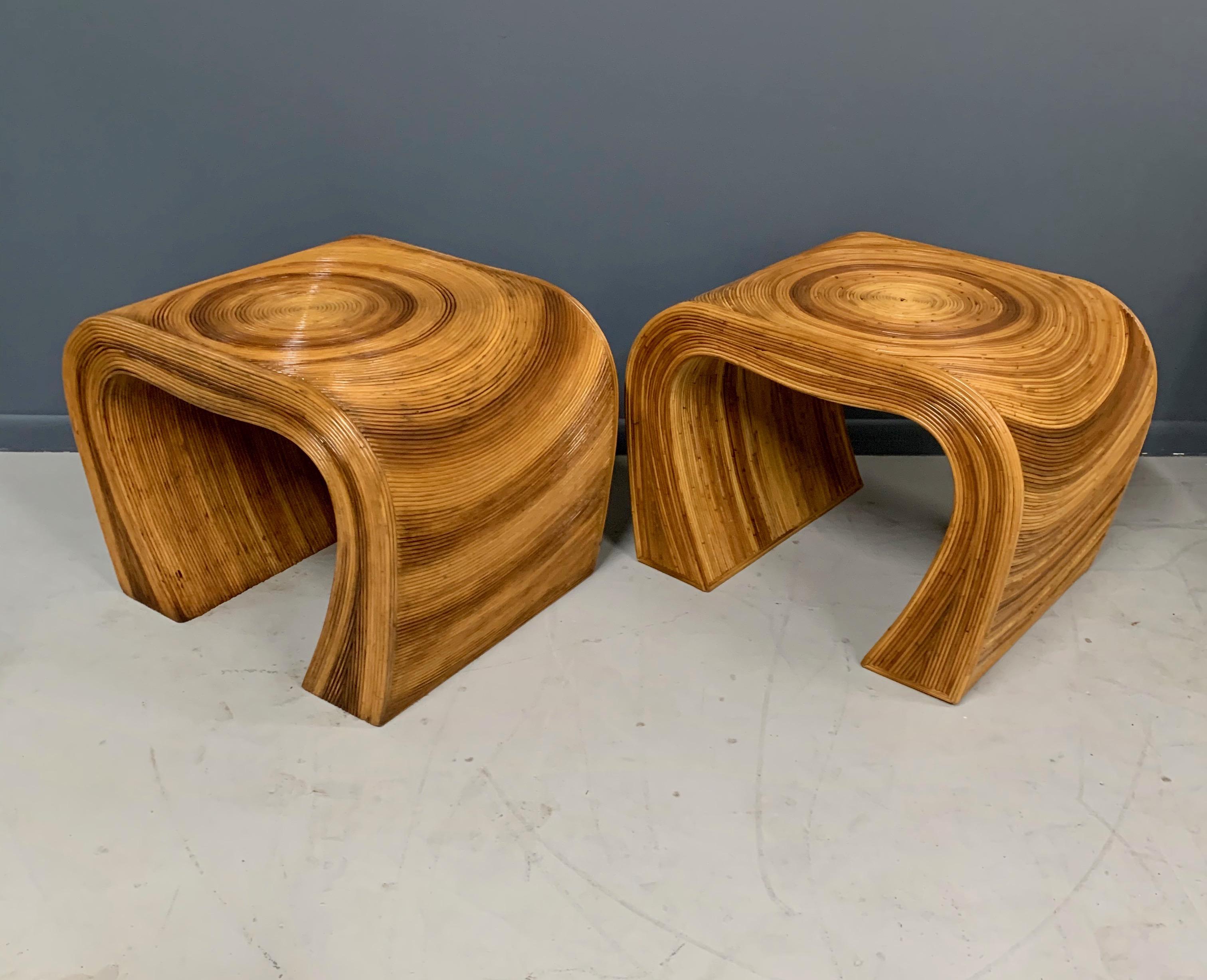 Pencil reed tables in a curved form in wonderful shape.