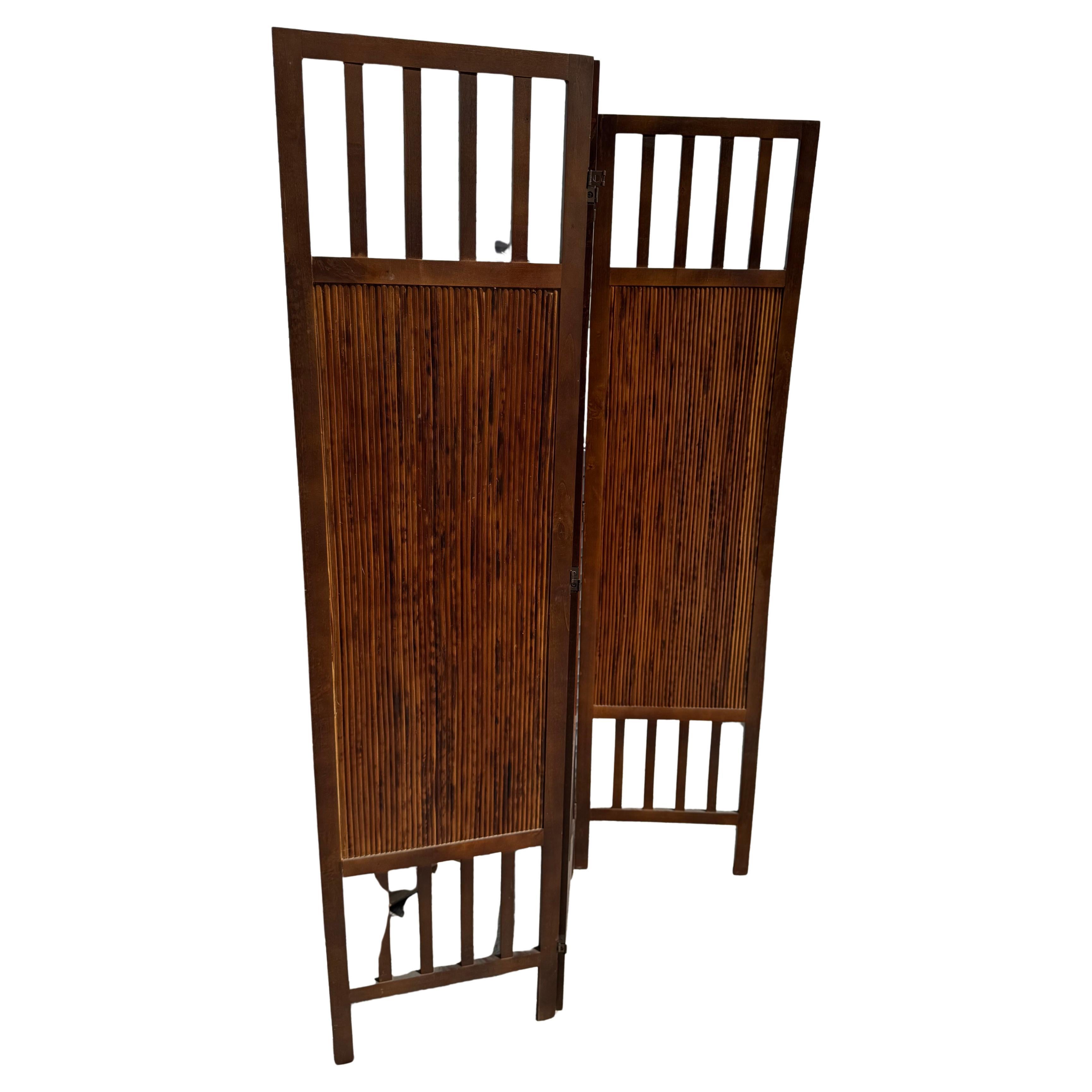 Divisorio in legno di noce con canna a matita in vendita