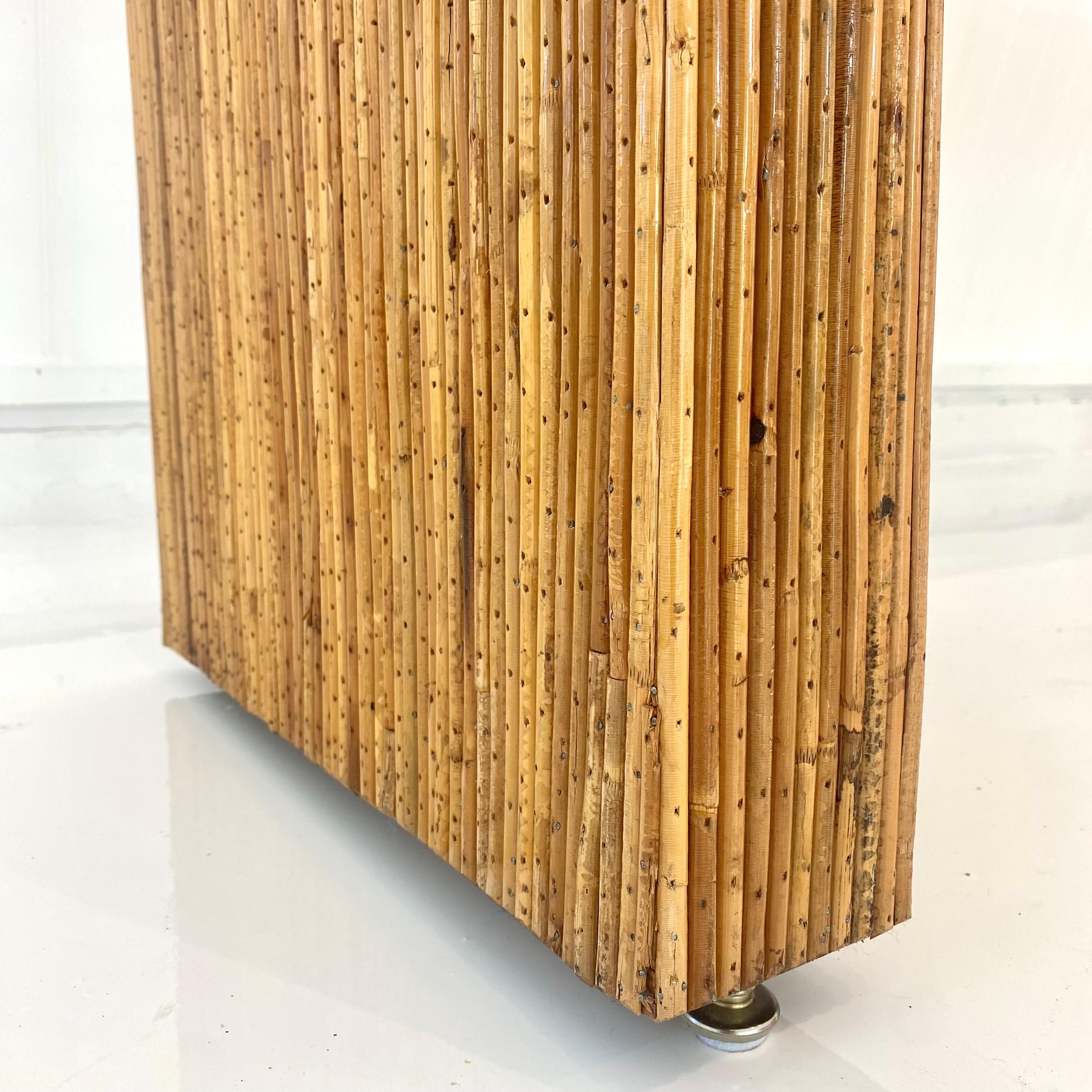 Bambou Console à cascade Pencil Reed, 1970 États-Unis en vente