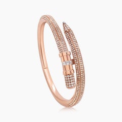 Lápiz de corte cuadrado y diamantes blancos engastados Brazalete Bling Bangle de oro rosa de 18 quilates