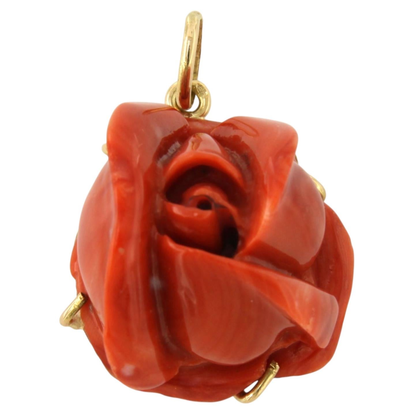 Pencut with coral carved in shape of a rose 14k gold 13.7 grams