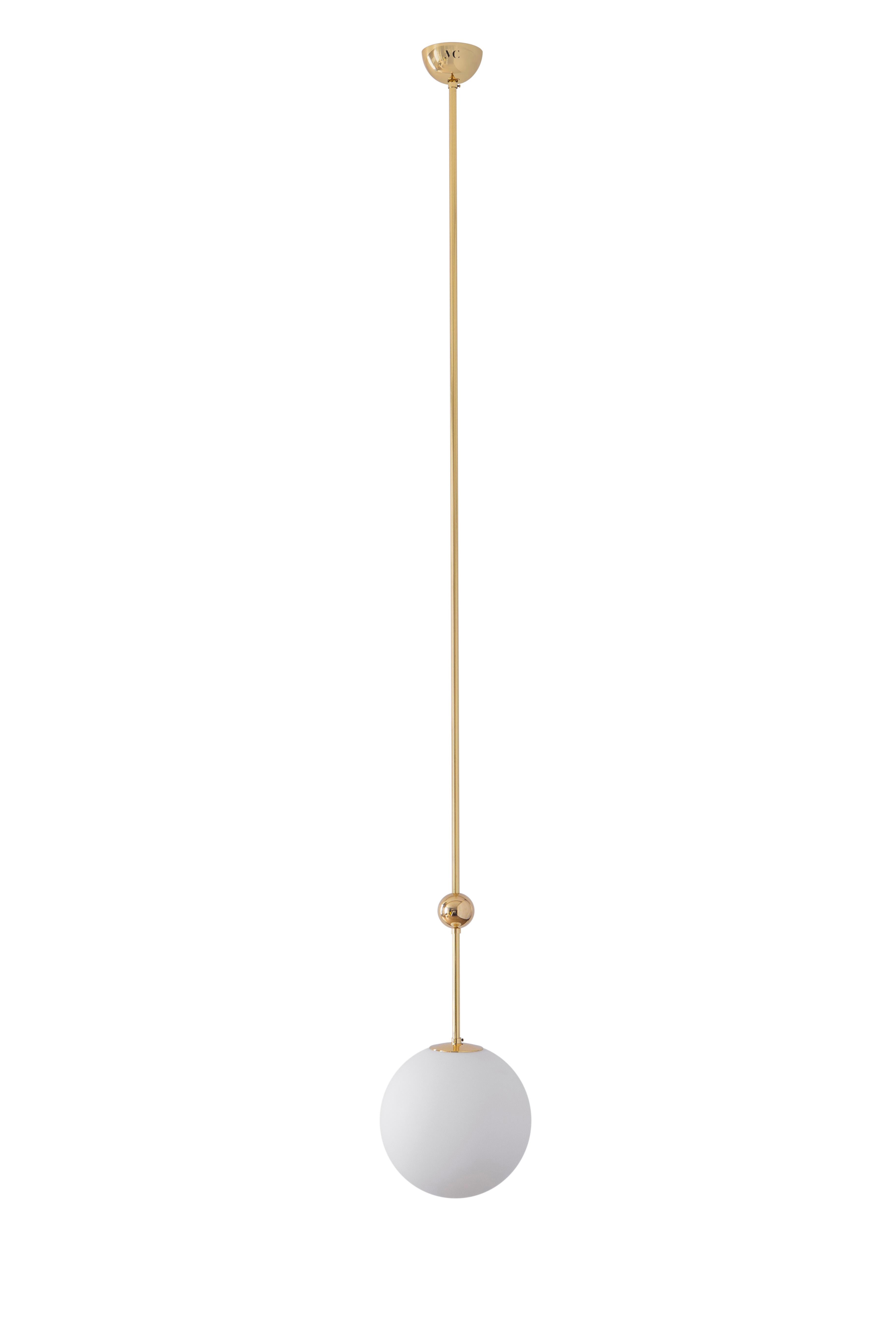 Français Pendentif 02 Noir par Magic Circus Editions en vente