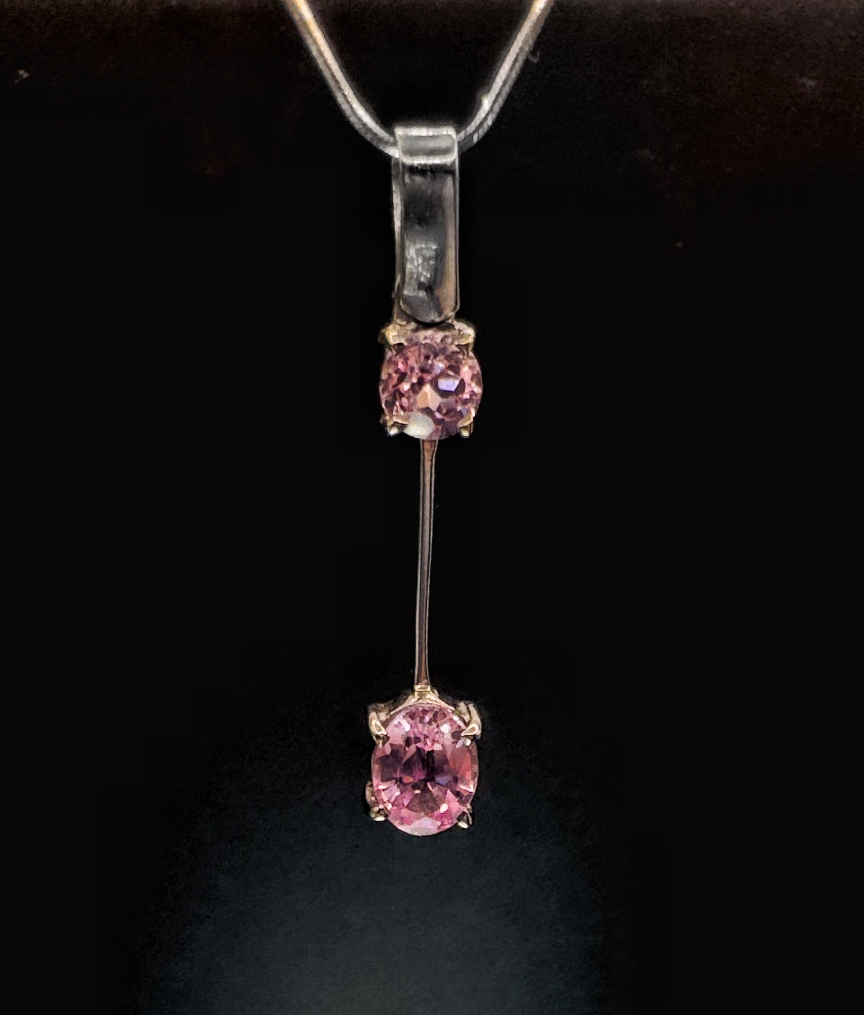 Oval Cut Pendant 18K White Gold Natural Pink Sapphire For Sale