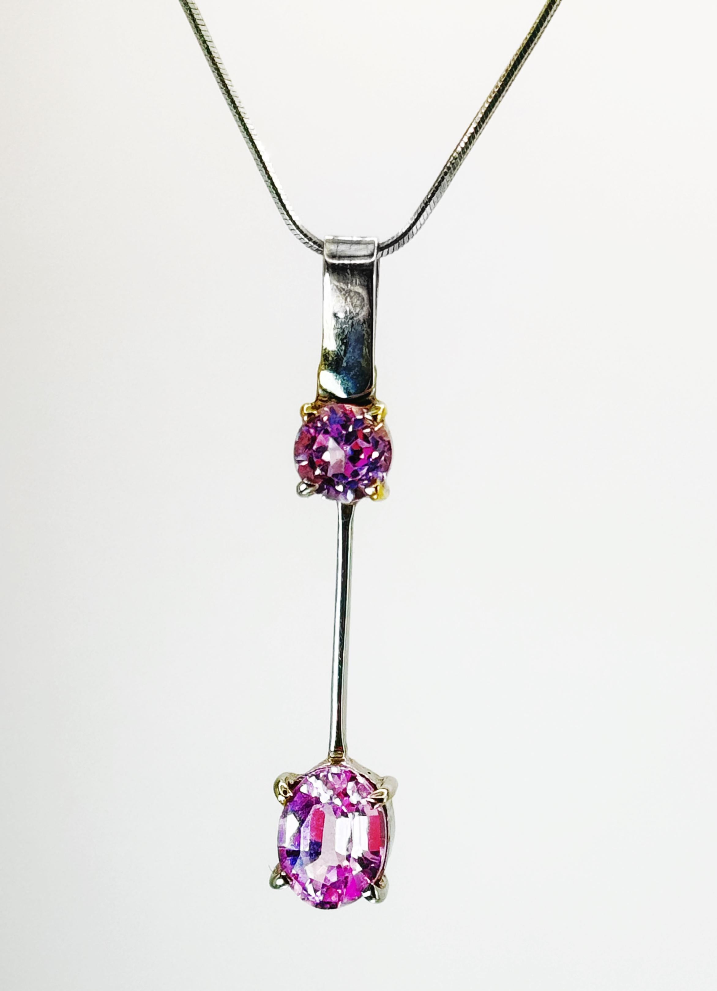 Pendant 18K White Gold Natural Pink Sapphire In Excellent Condition For Sale In Geneva, CH