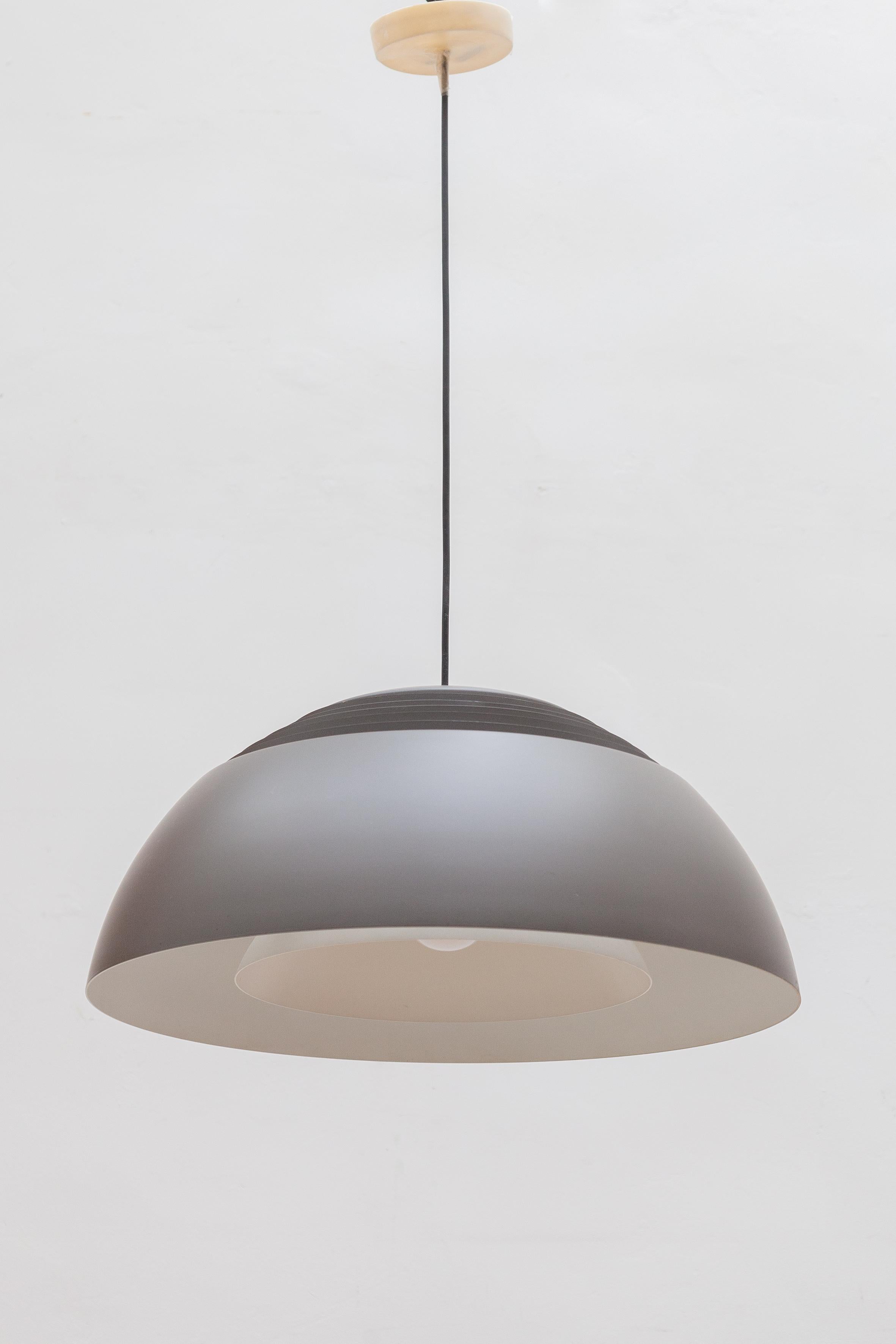 Brown Modern AJ Royal pendant designed by Arne Jacobsen produced by Louis Poulsen, Made in Denmark. The lamp is in good condition. 

 4 x E26/27 Edison screw sockets ready to use with 110 and 250 Volt. 
