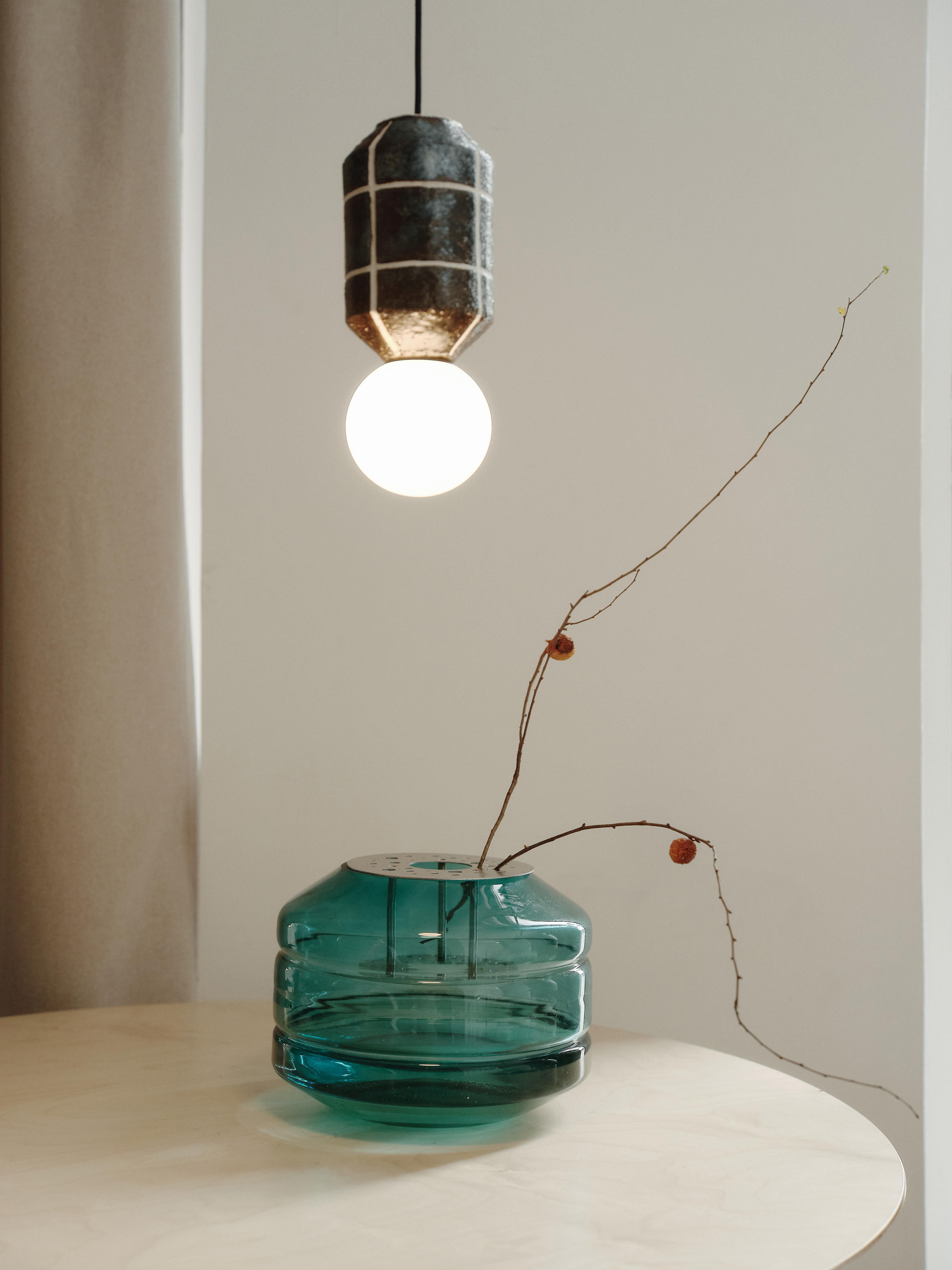 Ukrainien Grande lampe suspendue en céramique organique moderne brutaliste du milieu du siècle dernier, wabi sabi lighting en vente