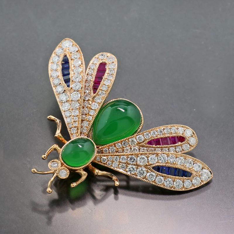 Pendant / Brooch Dragonfly Diamonds Rubies Sapphires 18K Gold animal motif In New Condition In München, DE
