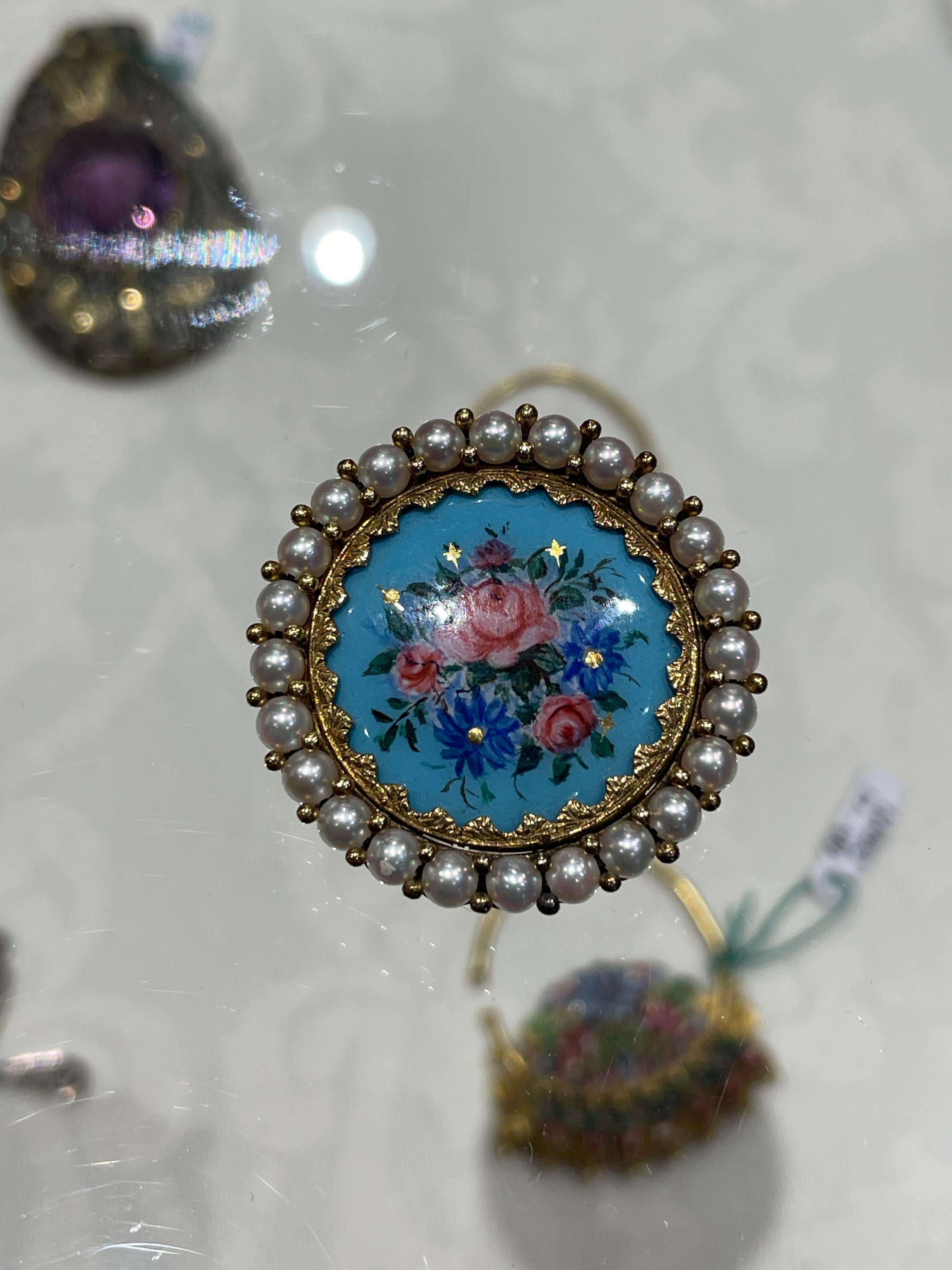 Pendant Brooch with Floral Enamels and Pearls For Sale 3