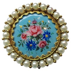 Broche à pendentif en émails floraux et perles