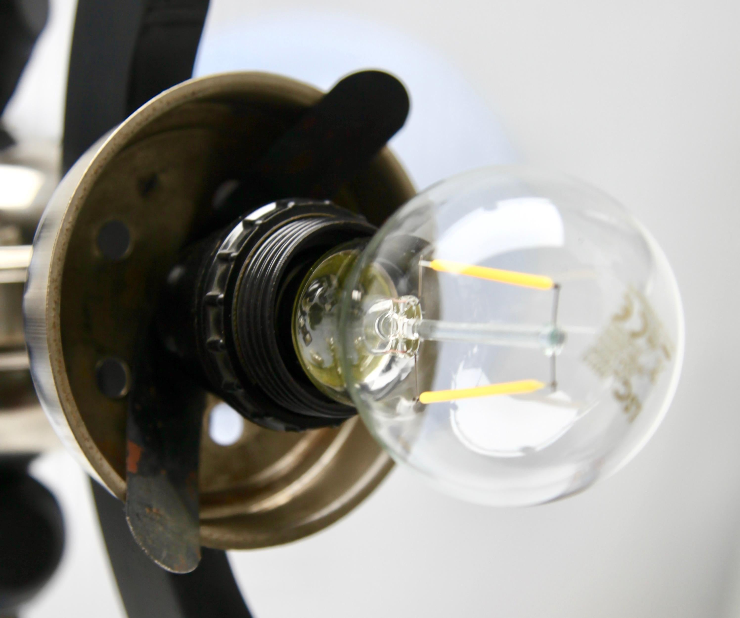 Lampe à suspension Mazzega avec 3 globes en verre transparent avec inclusions d'orange et de bleu en vente 7