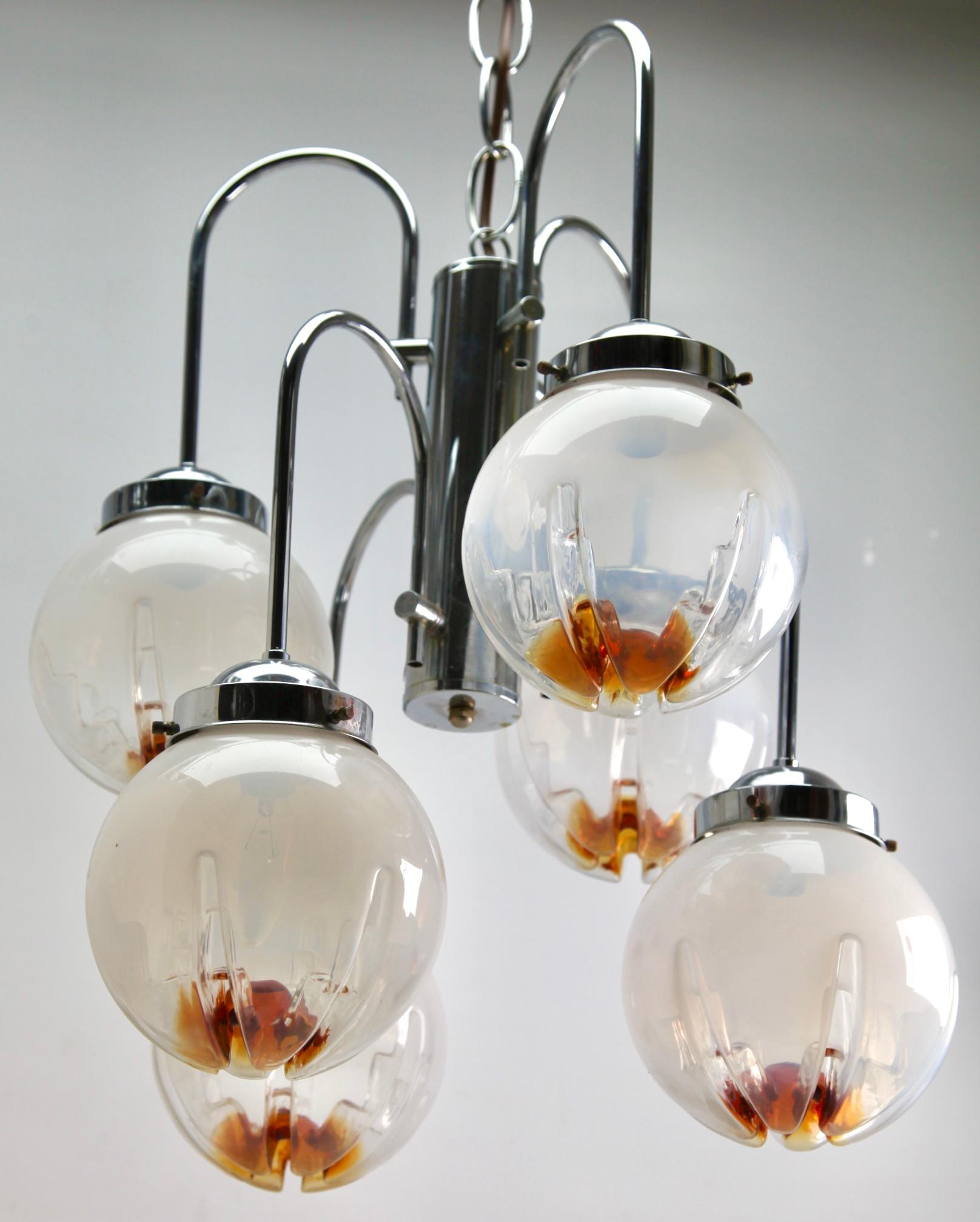 Pendant by Mazzega with 6 Globes of Clear Glass with Orange Inclusions In Good Condition For Sale In Verviers, BE