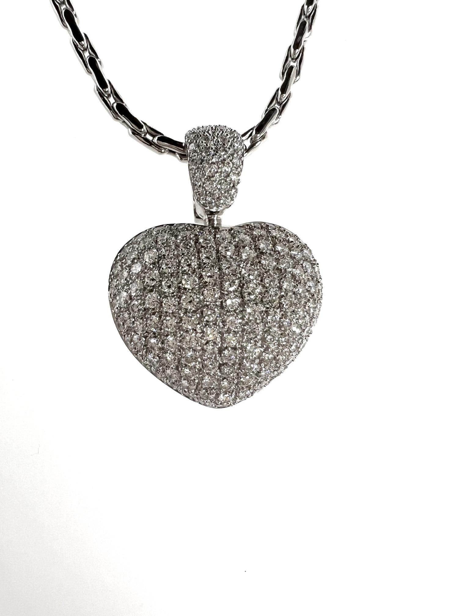 Pendant / Clasp in White Gold with Diamonds For Sale 1