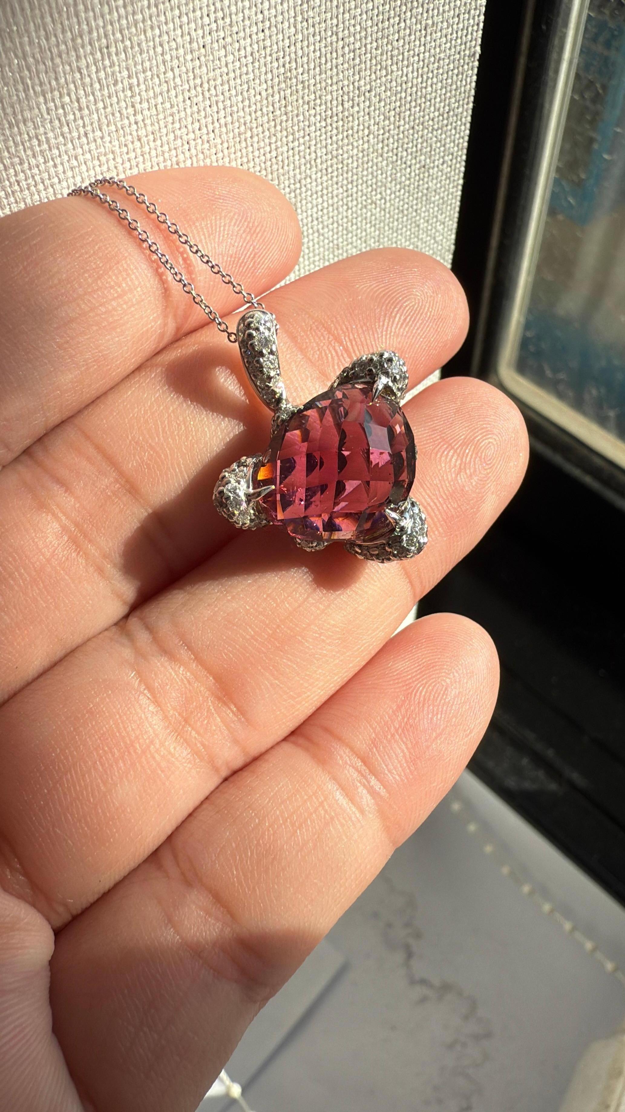 Pendant Diamond and Pink Tourmaline Trillion Briollete For Sale 1