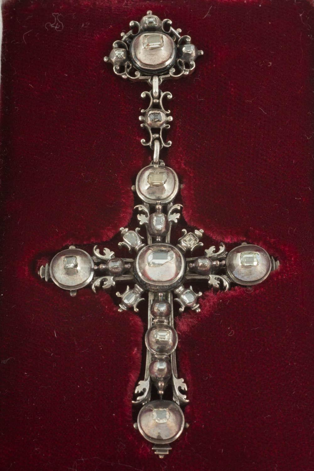 George I Early 18th Century Pendant, Silver & Table Cut Diamond Cross, French, circa 1720 For Sale