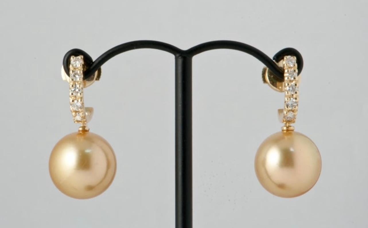 Pendants d'oreilles en or jaune perles dorées et diamants  en vente 6
