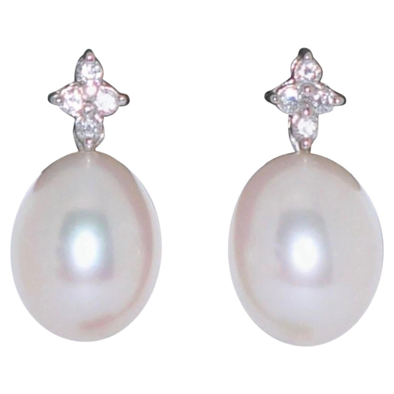 Pendentifs Boucles d'oreilles Mère de Perles Diamants Or Blanc en vente