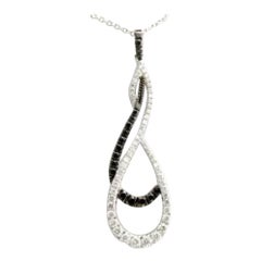 Anhänger mit Blackberry-Diamanten und Vanilla-Diamanten in 14K Vanilla-Gold gefasst