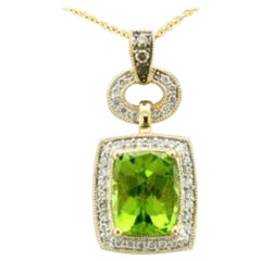 Anhänger mit Peridot, Schokolade und Vanille-Diamanten, gefasst in 14K Honey Gold