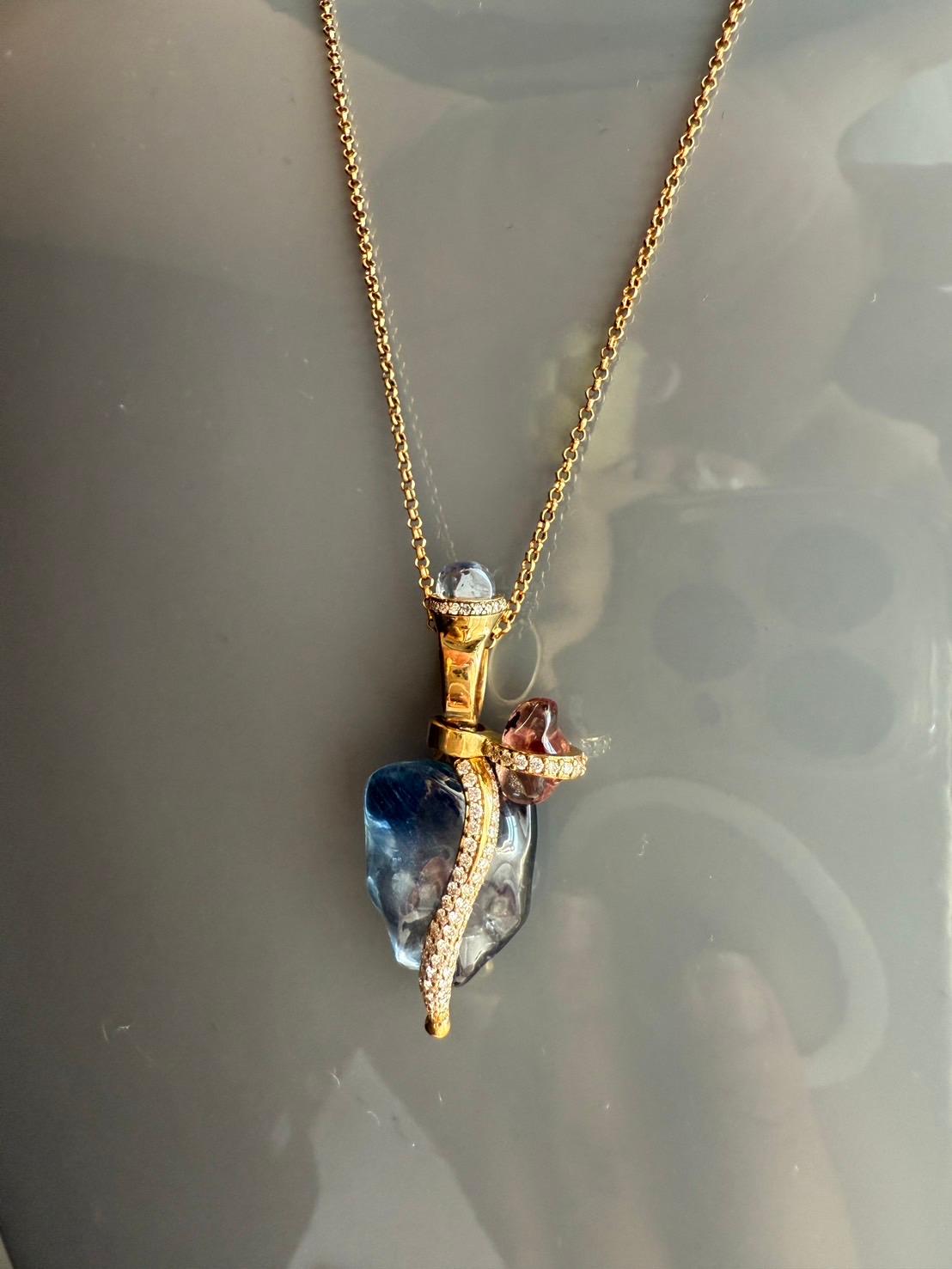 Or jaune 18 carats, diamant blanc, plusieurs saphirs et saphirs bleus en vente 5